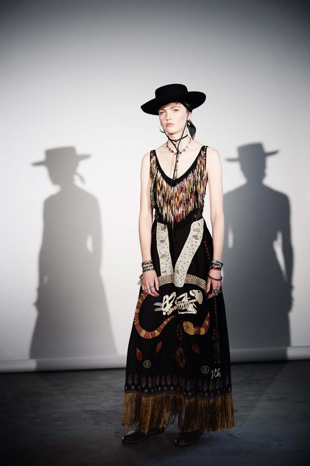 Dior, дизайнер Кьюрид "Баярлалаа" гэж хэллээ (фото 30)