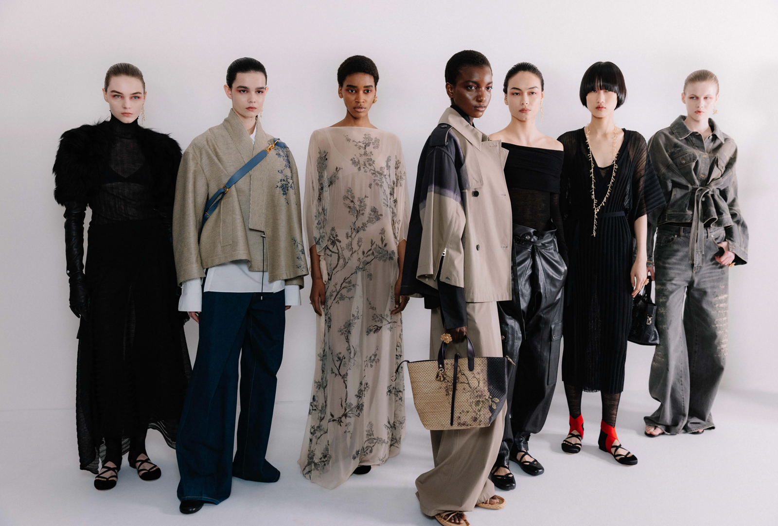 Dior, дизайнер Кьюрид "Баярлалаа" гэж хэллээ (фото 4)