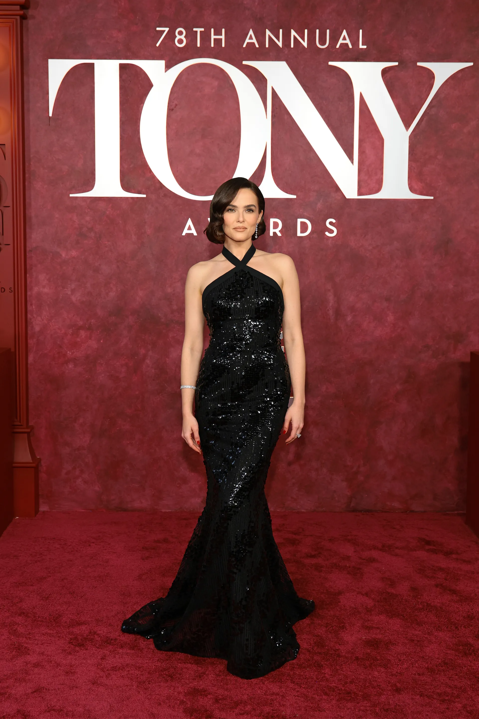 Tony Awards 2025: Улаан хивсний ёслол дээрх шилдэг төрхүүд (фото 16)