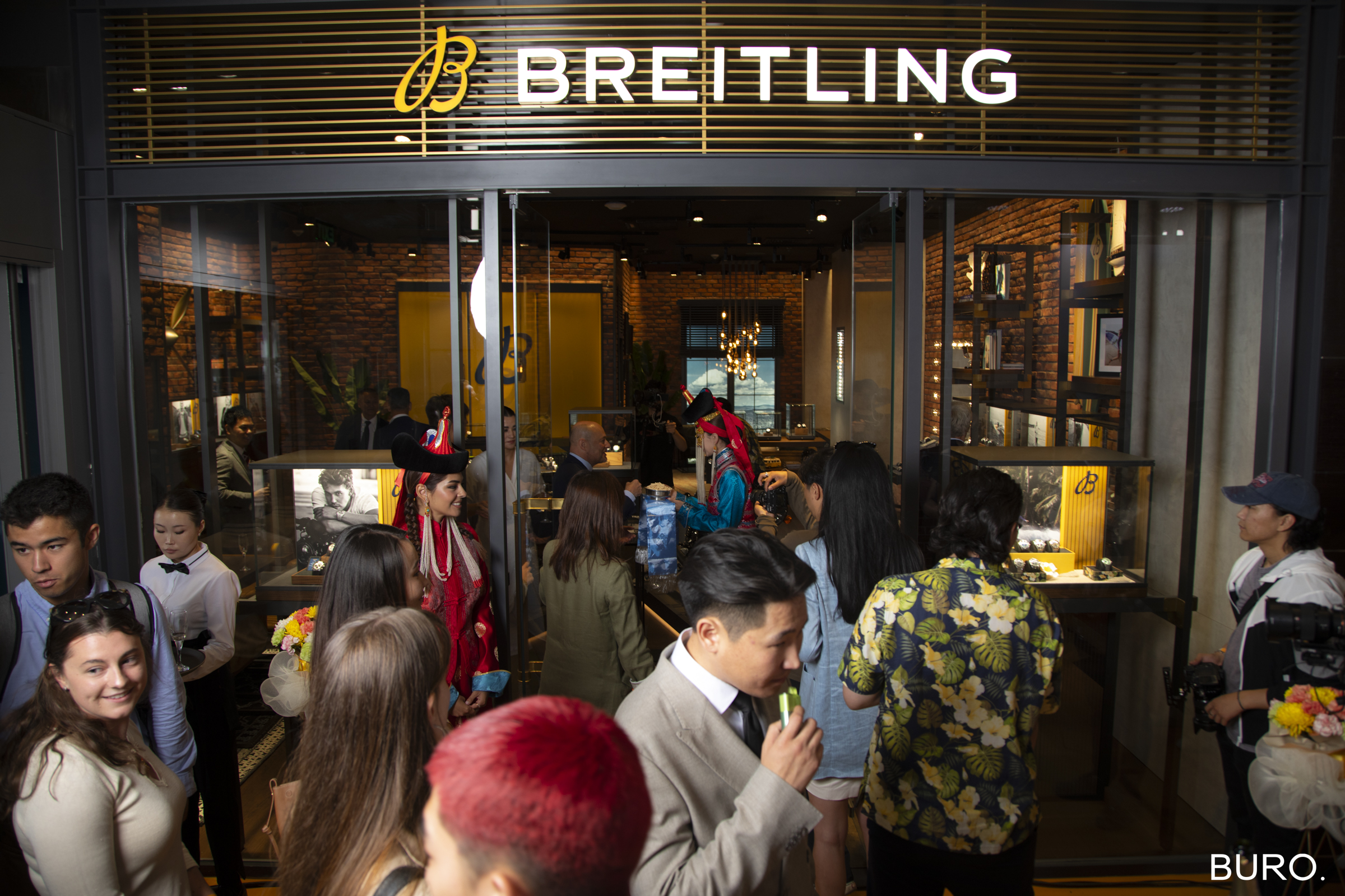 Дээд зэрэглэлийн бугуйн цагны Breitling брэнд Монголд нээгдлээ (фото 9)