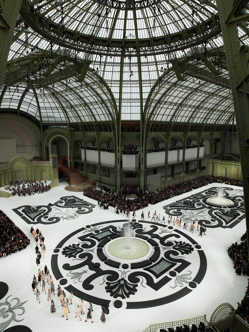 Grand Palais ордонд зохион байгуулагддаг Chanel брэндийн нүсэр шоунууд (фото 6)