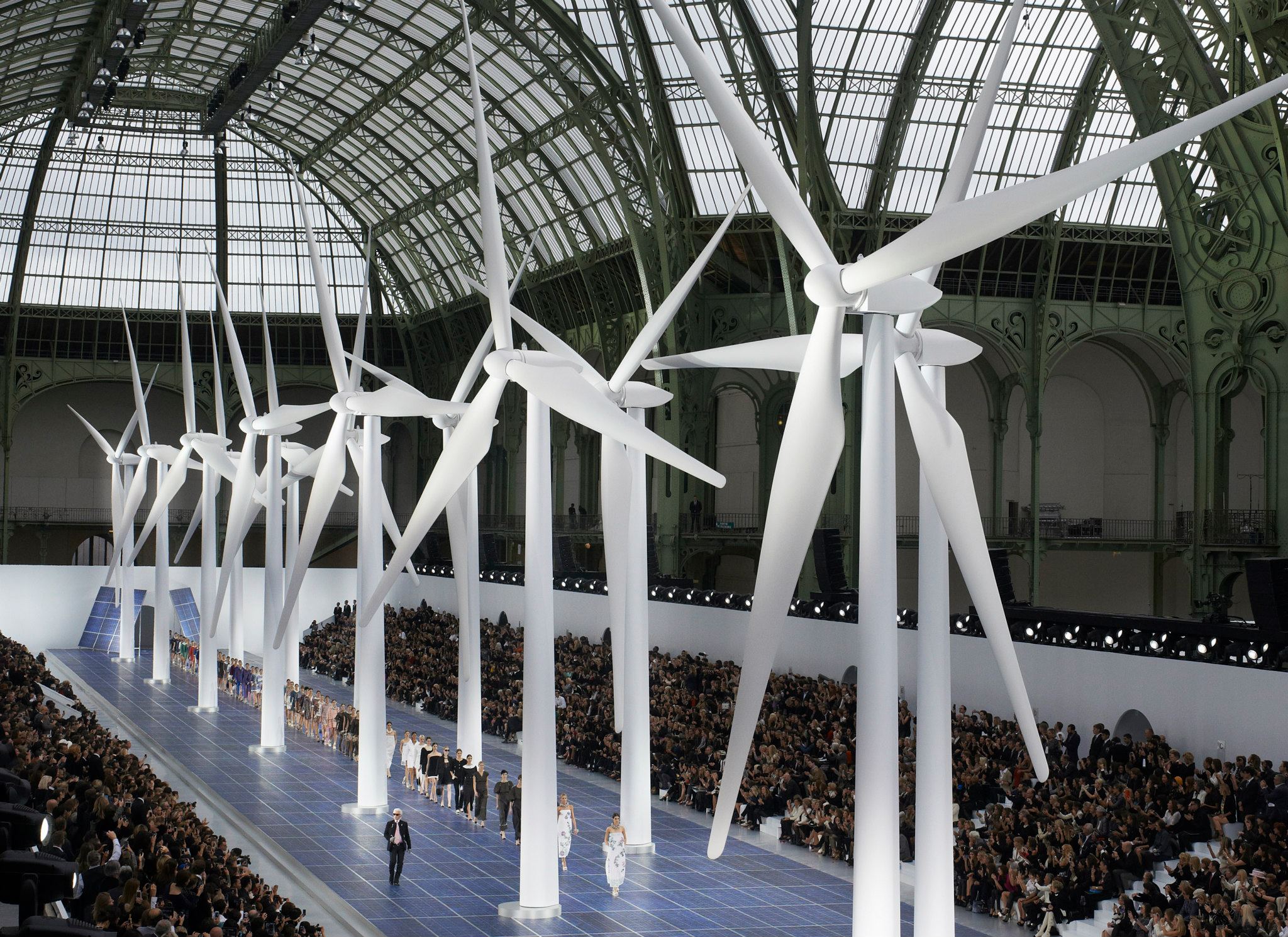 Grand Palais ордонд зохион байгуулагддаг Chanel брэндийн нүсэр шоунууд (фото 7)
