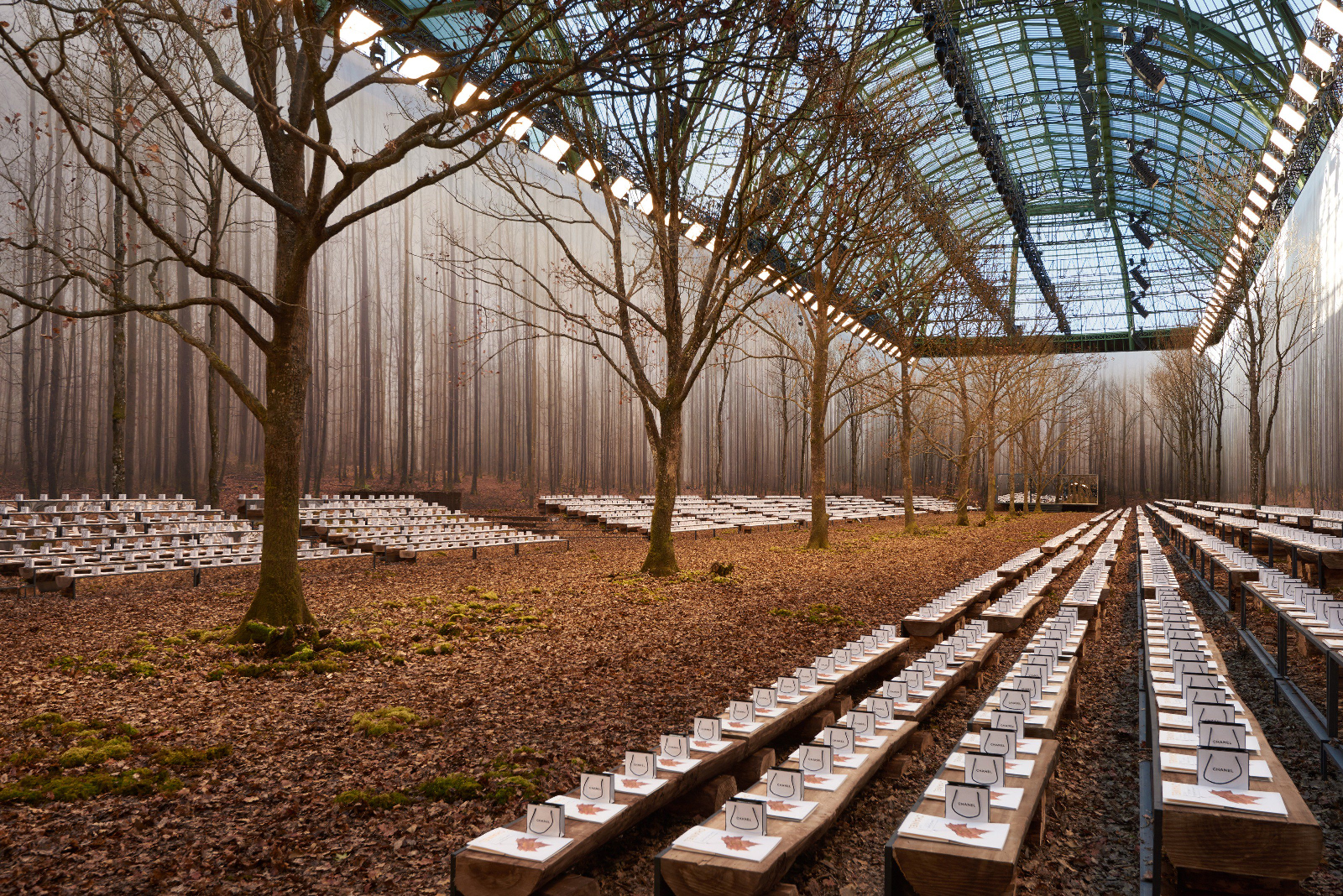 Grand Palais ордонд зохион байгуулагддаг Chanel брэндийн нүсэр шоунууд (фото 19)