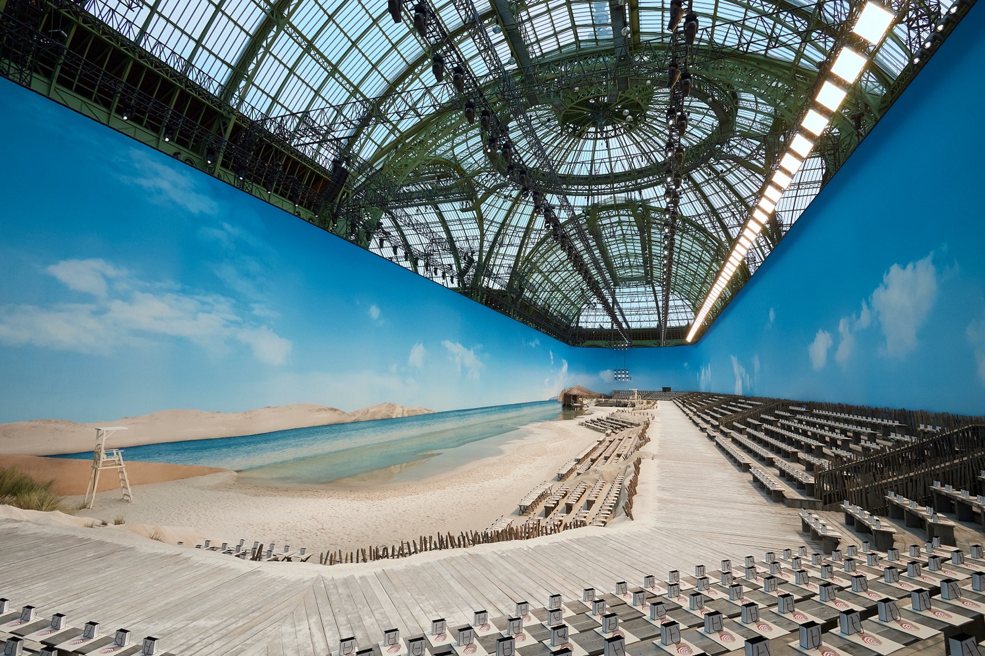 Grand Palais ордонд зохион байгуулагддаг Chanel брэндийн нүсэр шоунууд (фото 20)