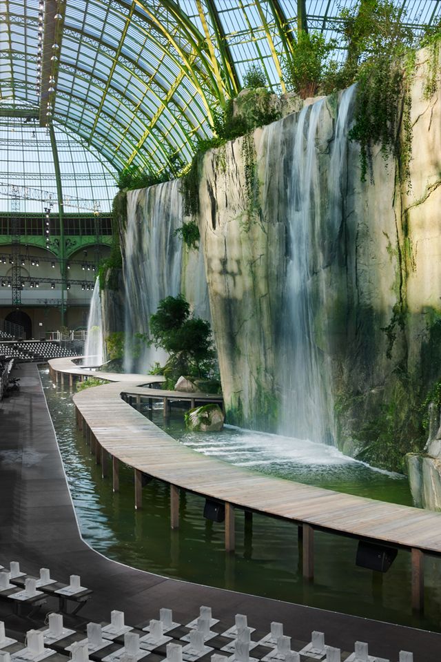 Grand Palais ордонд зохион байгуулагддаг Chanel брэндийн нүсэр шоунууд (фото 17)