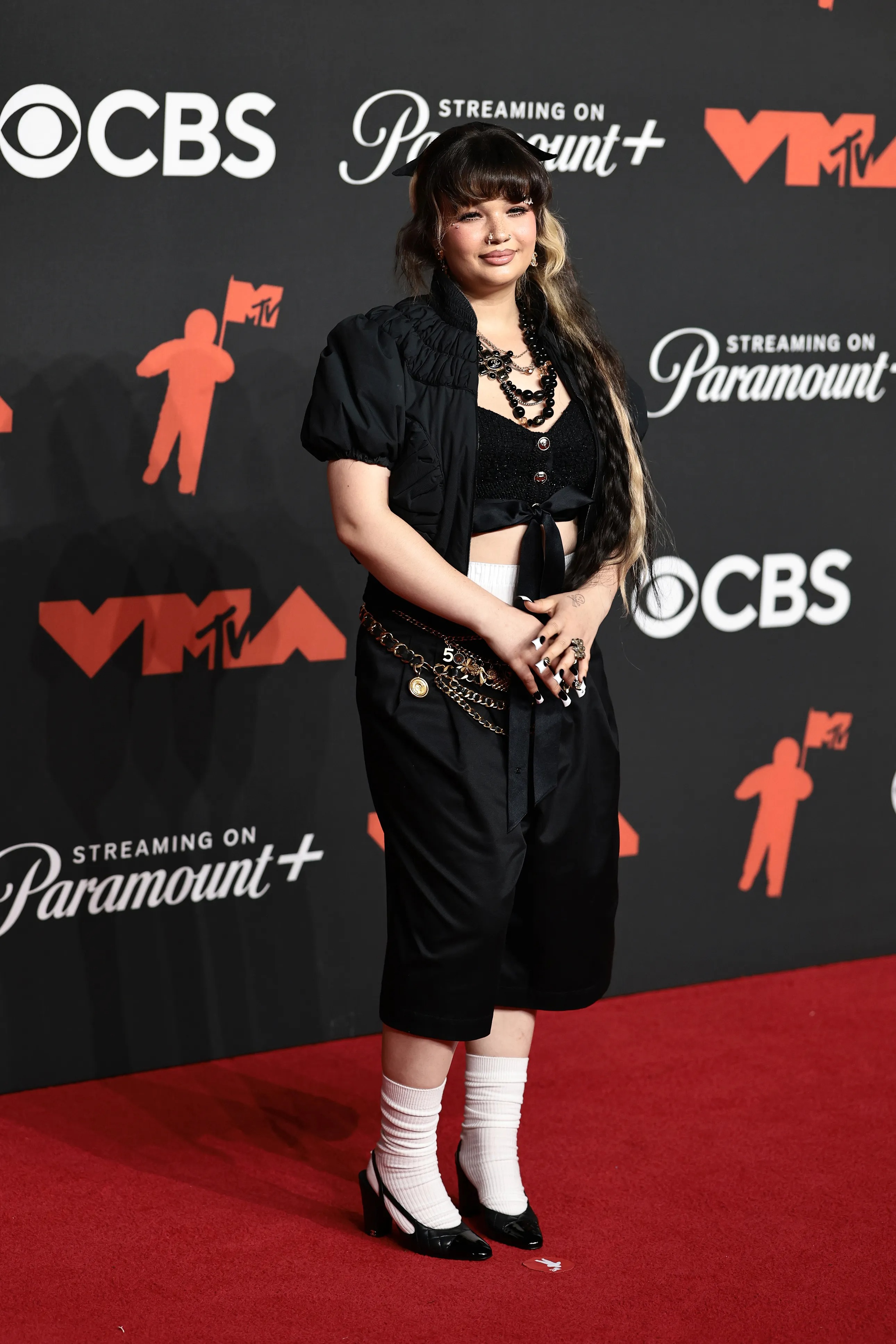 MTV VMA 2025: Улаан хивсний ёслол дээрх шилдэг төрхүүд (фото 33)