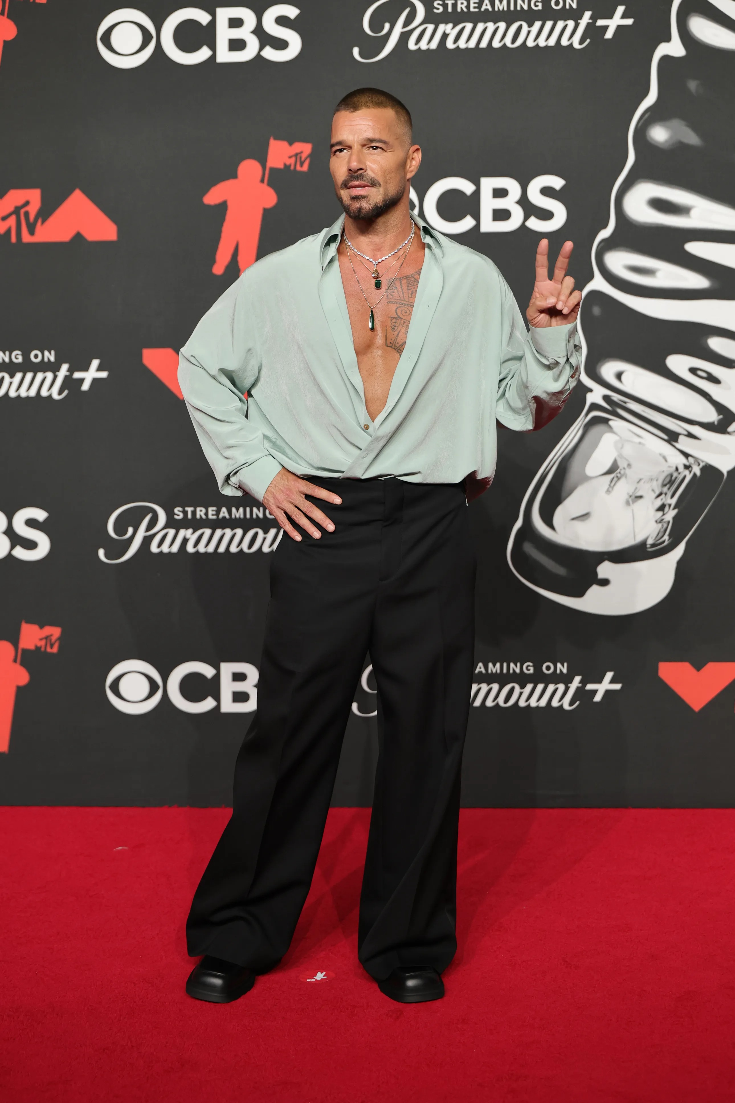 MTV VMA 2025: Улаан хивсний ёслол дээрх шилдэг төрхүүд (фото 41)