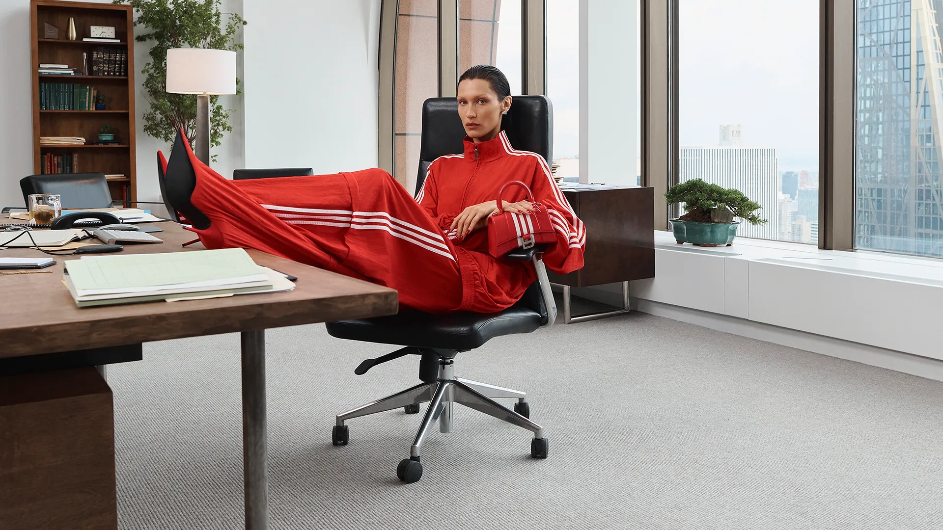 Алтан үеийн Balenciaga буцаж ирэх үү? Тус брэндийн өнгөрсөн болон ирээдүй (фото 1)