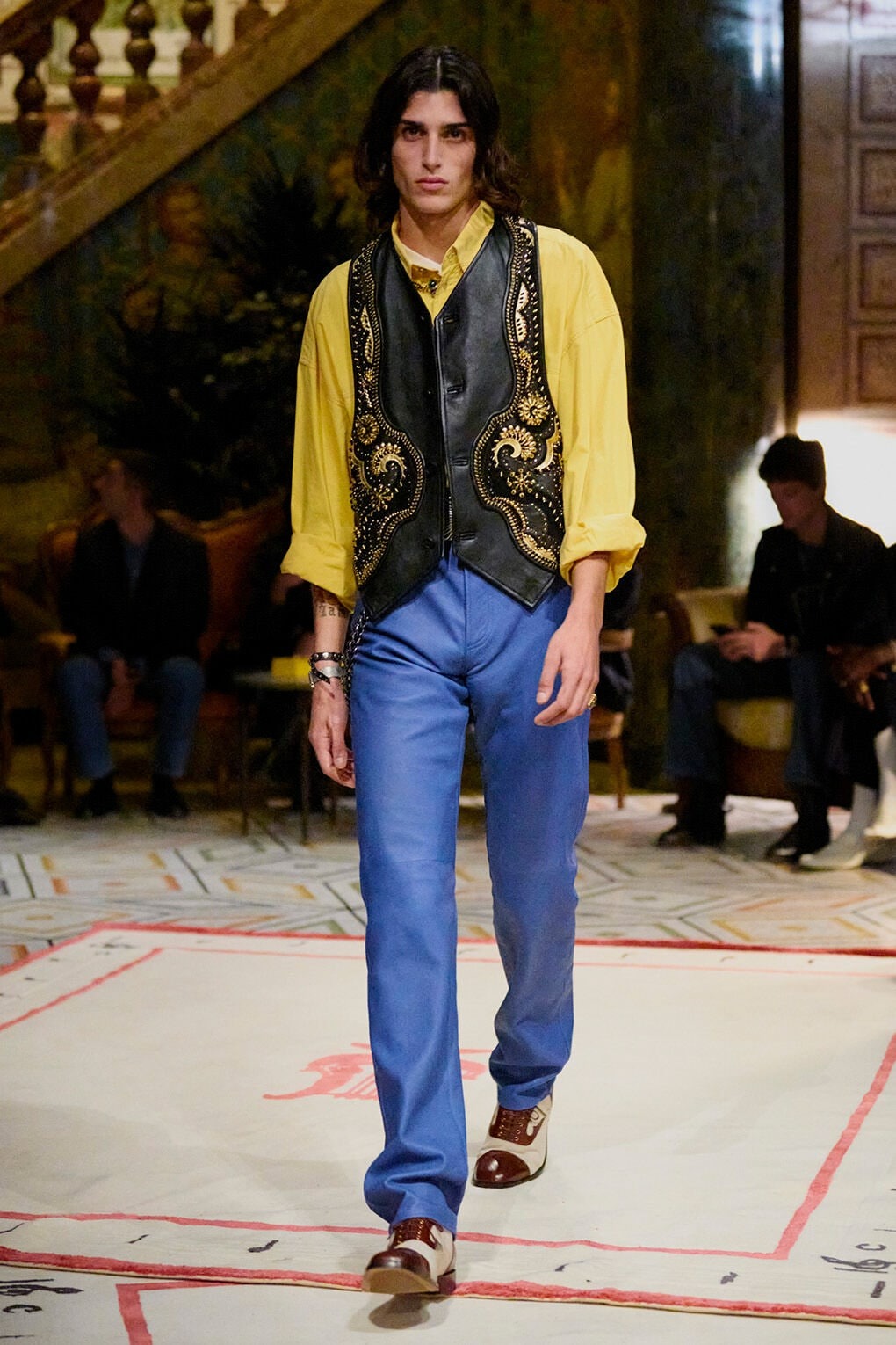 Gucci загвар болгондоо нэр өгөв, сүүлчийн Giorgio Armani, DIOR биш Dior (фото 6)