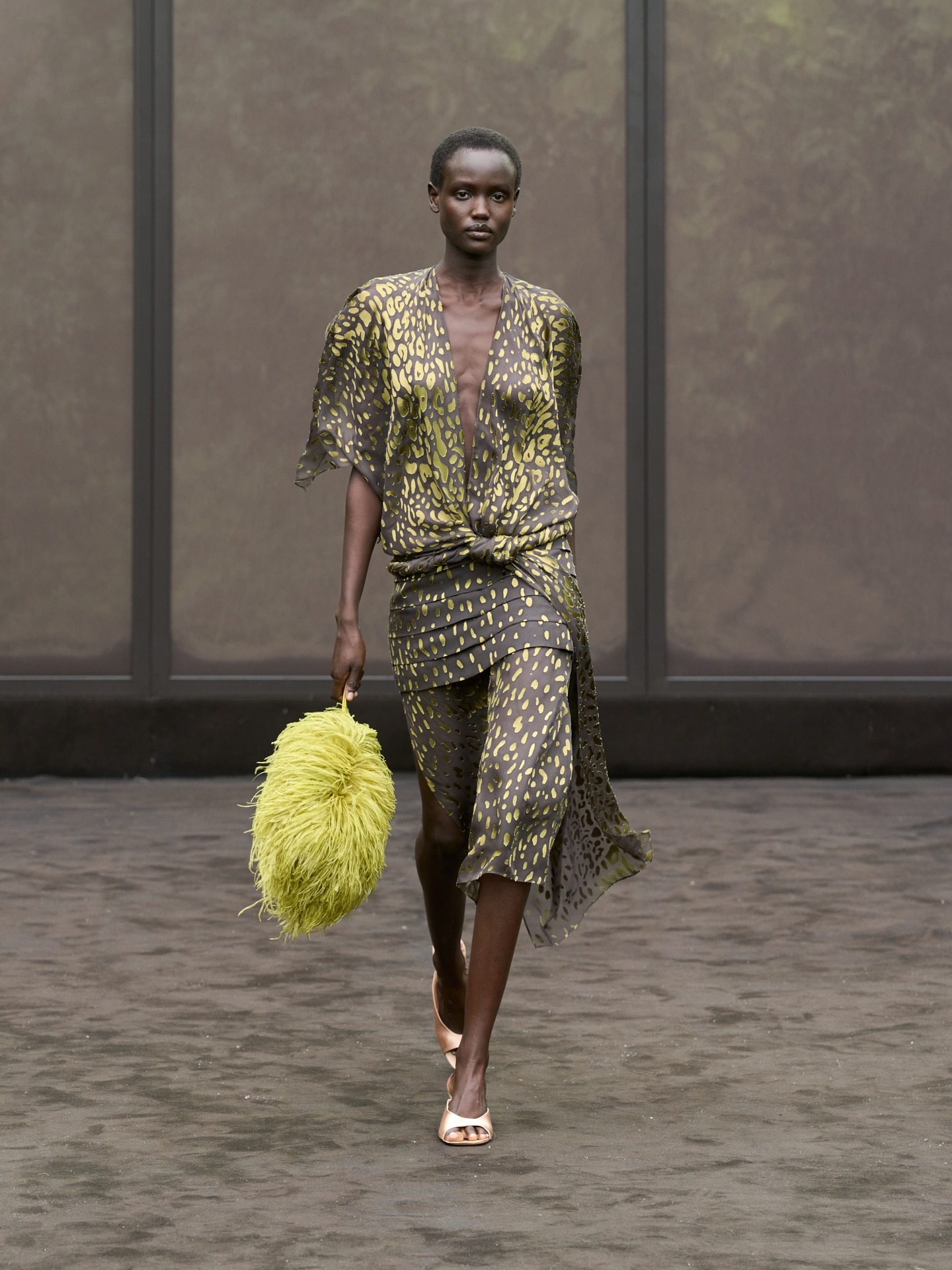 Gucci загвар болгондоо нэр өгөв, сүүлчийн Giorgio Armani, DIOR биш Dior (фото 34)