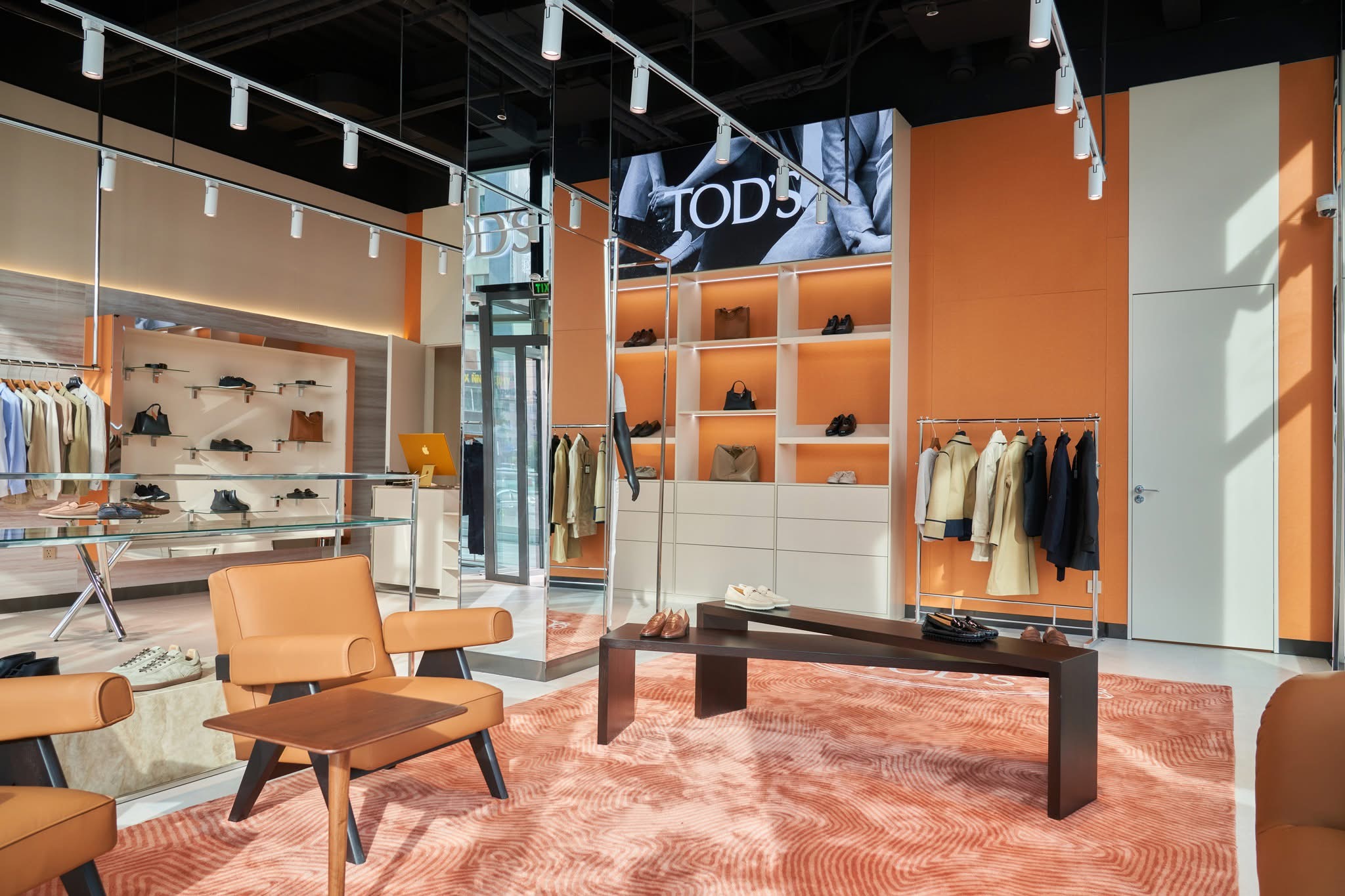 Олон улсын Tod’s, Bally болон Монголын шинэ брэнд Capra нээлтээ хийлээ (фото 1)