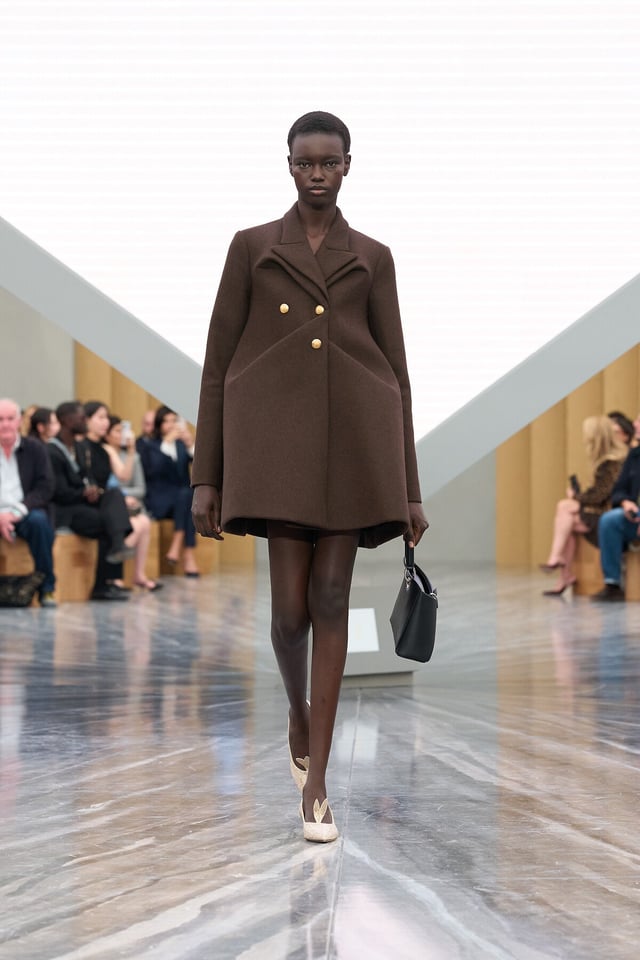 Өнгөт арьст, богино үст моделиуд энэ жилийн голлох загварыг өмслөө (фото 3)