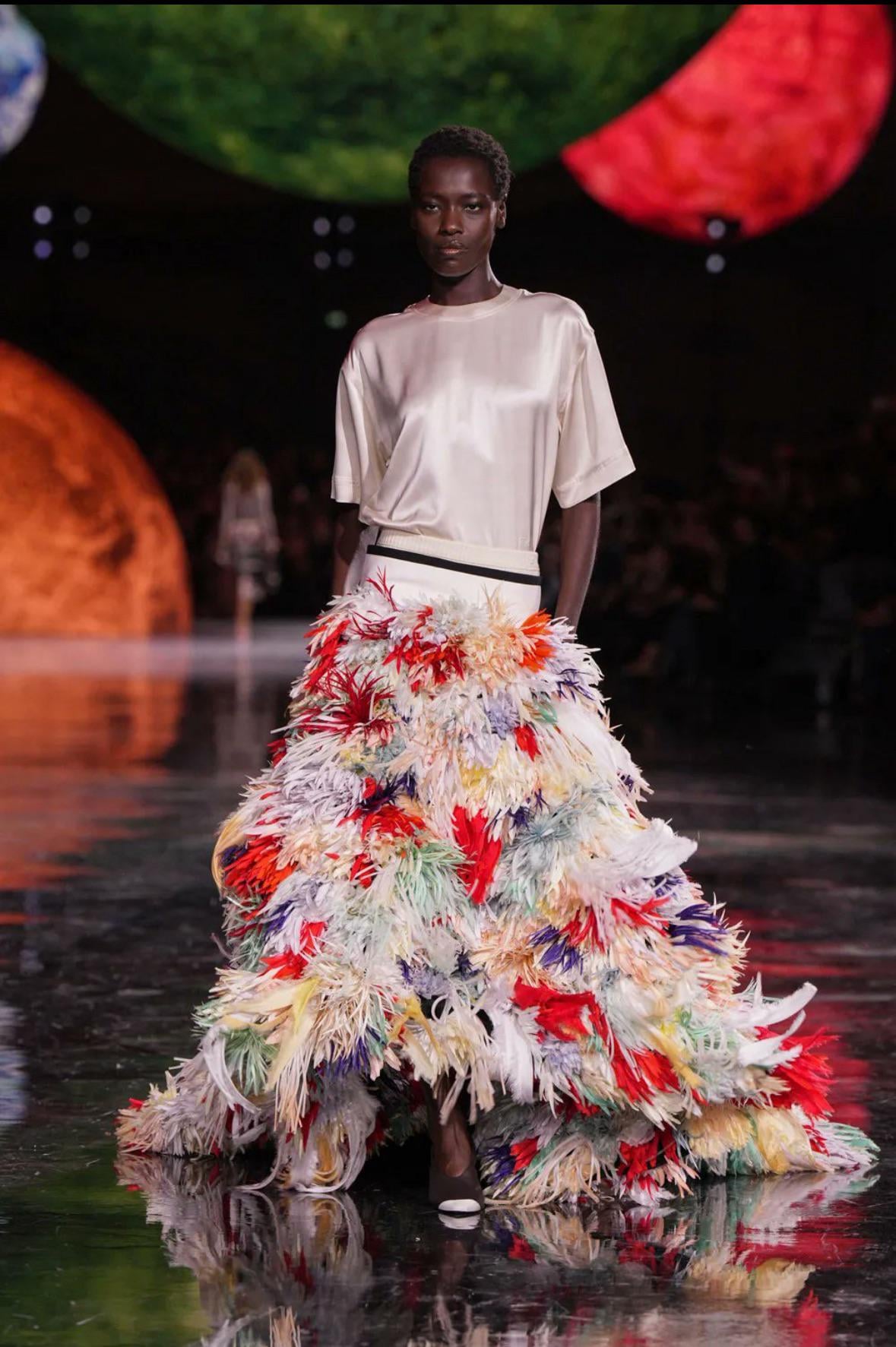 Өнгөт арьст, богино үст моделиуд энэ жилийн голлох загварыг өмслөө (фото 5)