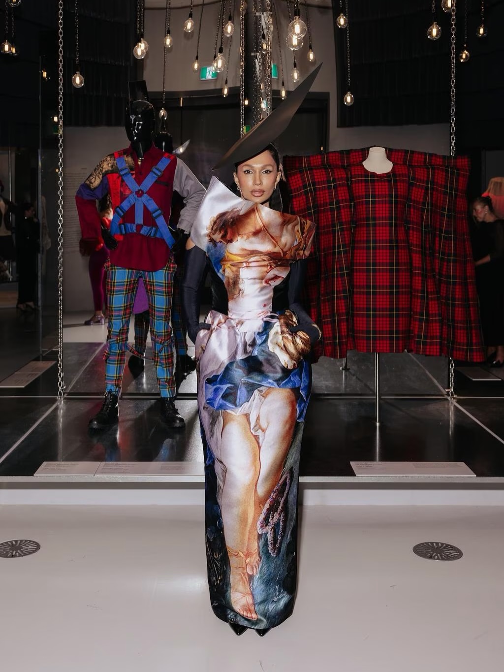 Мельбурн дахь Викториягийн Үндэсний Галерейд Westwood | Kawakubo үзэсгэлэн дэлгэгдлээ (фото 28)