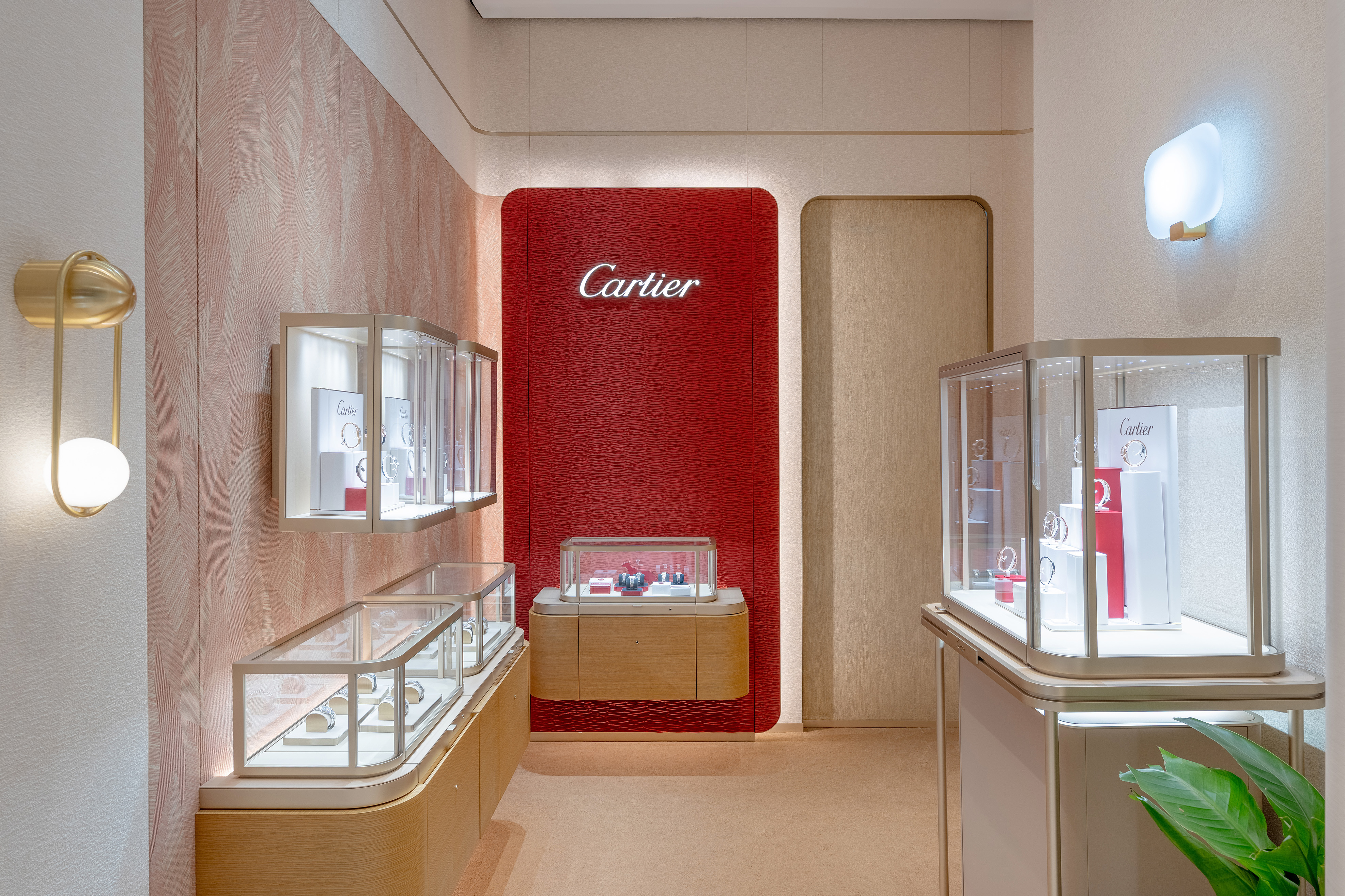 Cartier болон Messika брэнд албан ёсоор Монголд (фото 3)