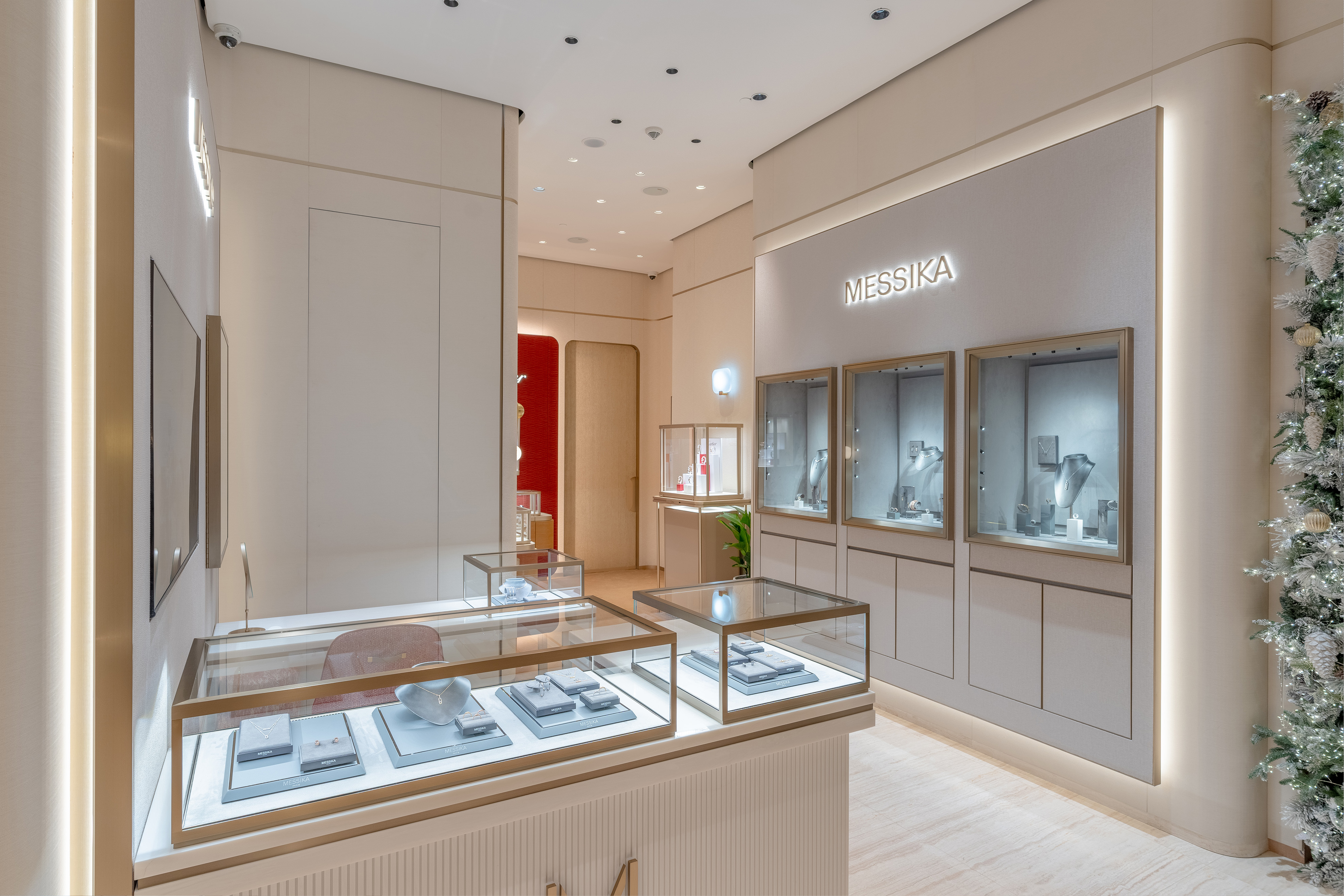 Cartier болон Messika брэнд албан ёсоор Монголд (фото 30)