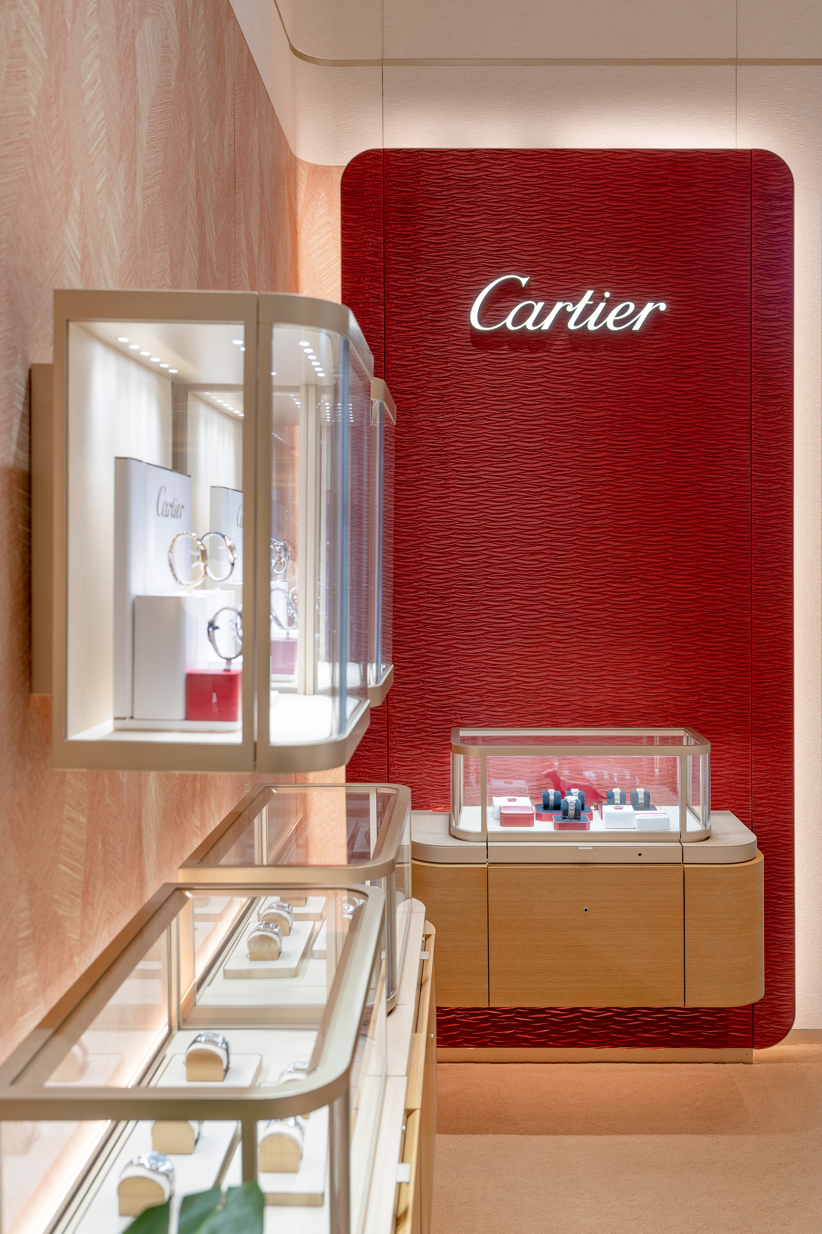 Cartier болон Messika брэнд албан ёсоор Монголд (фото 12)