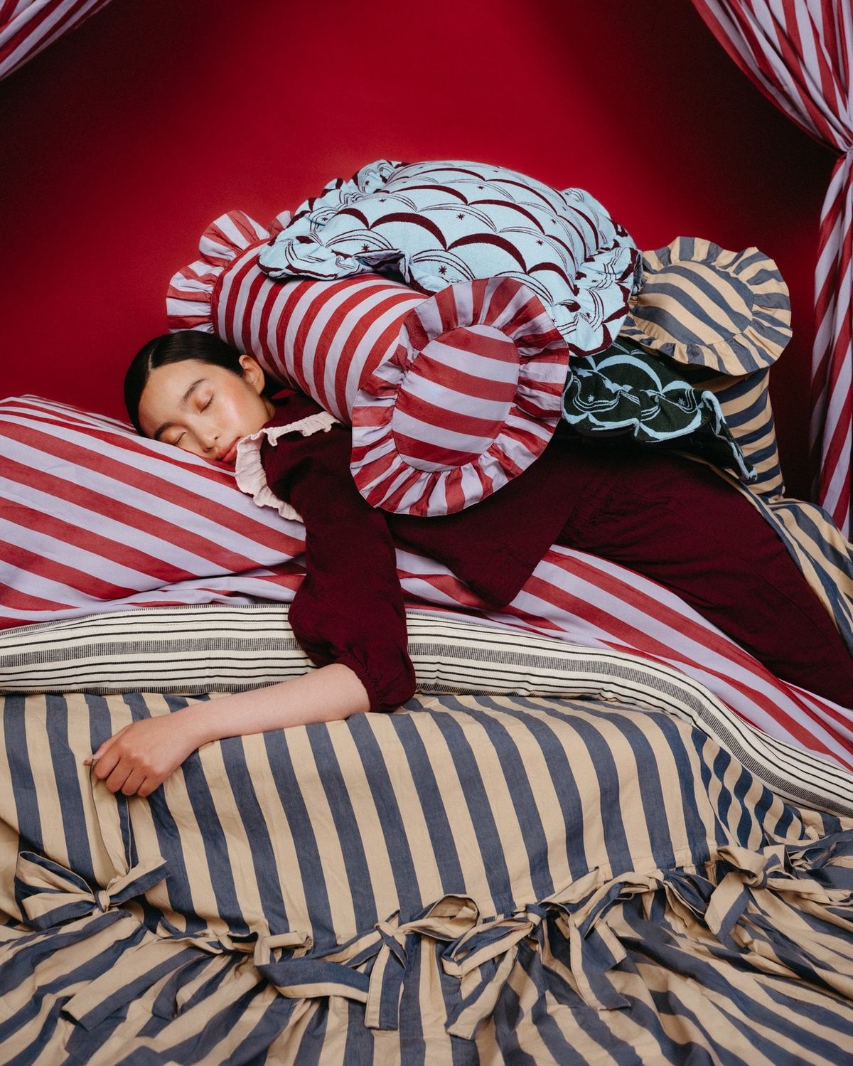 Шинэ жилийн үдэш туршиж болох “хүсэл биелүүлдэг” өвөрмөц аргууд (фото 3)