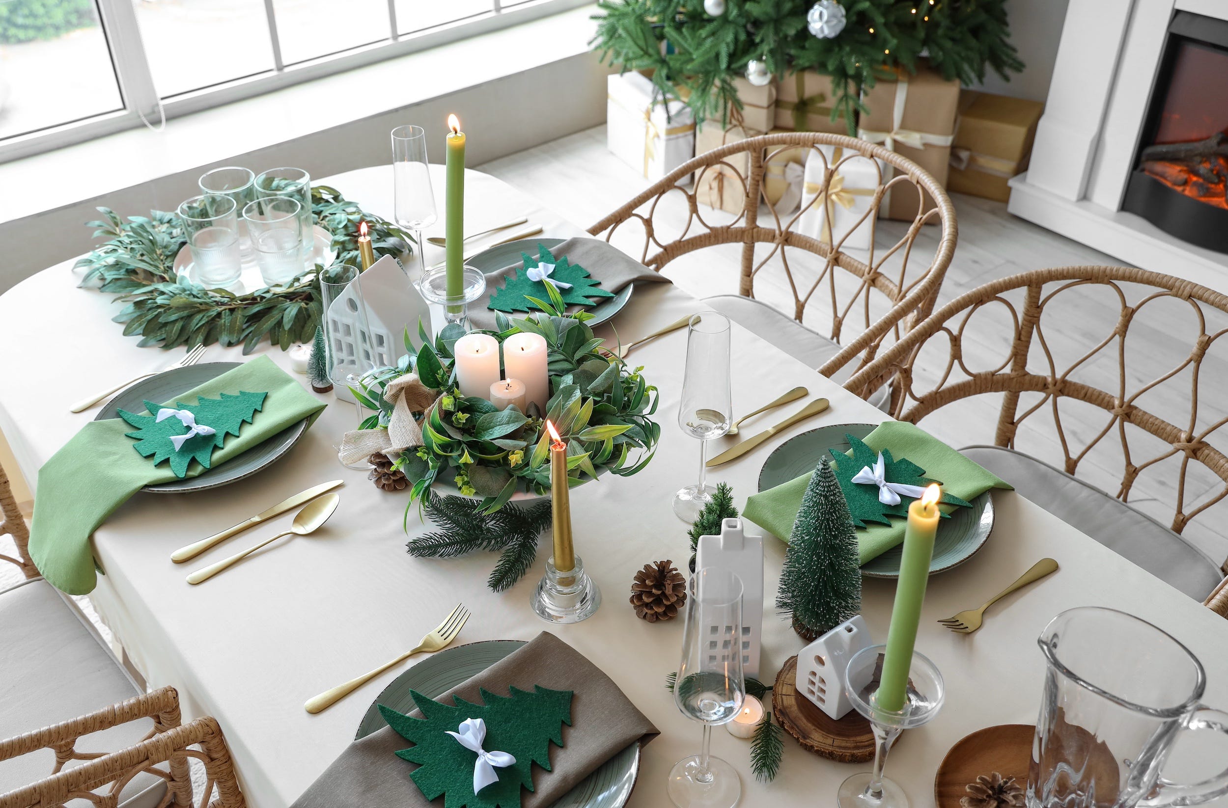 Шинэ жилийн баярын ширээгээ улаан өнгөөр чимэглээрэй (фото 11)