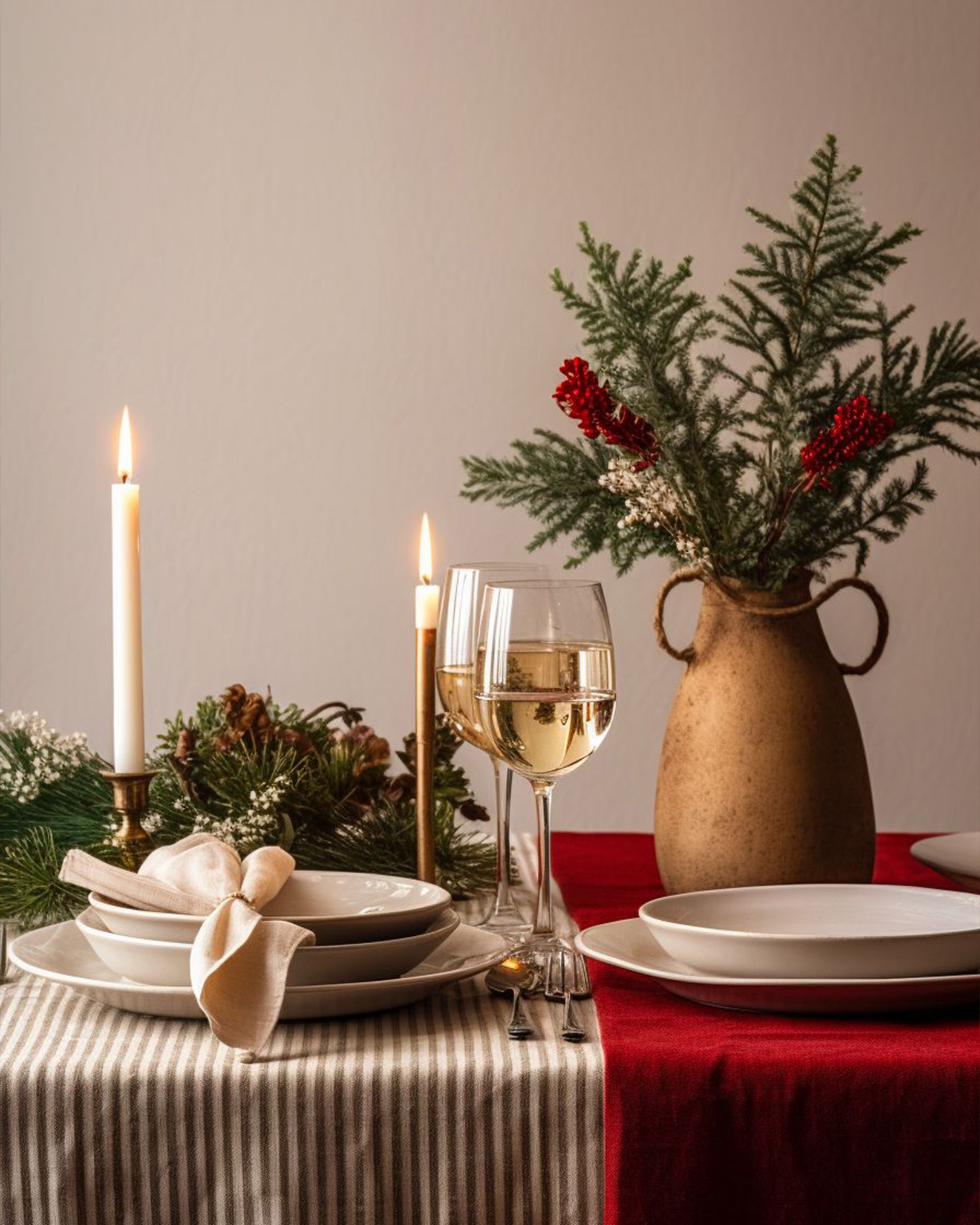 Шинэ жилийн баярын ширээгээ улаан өнгөөр чимэглээрэй (фото 5)