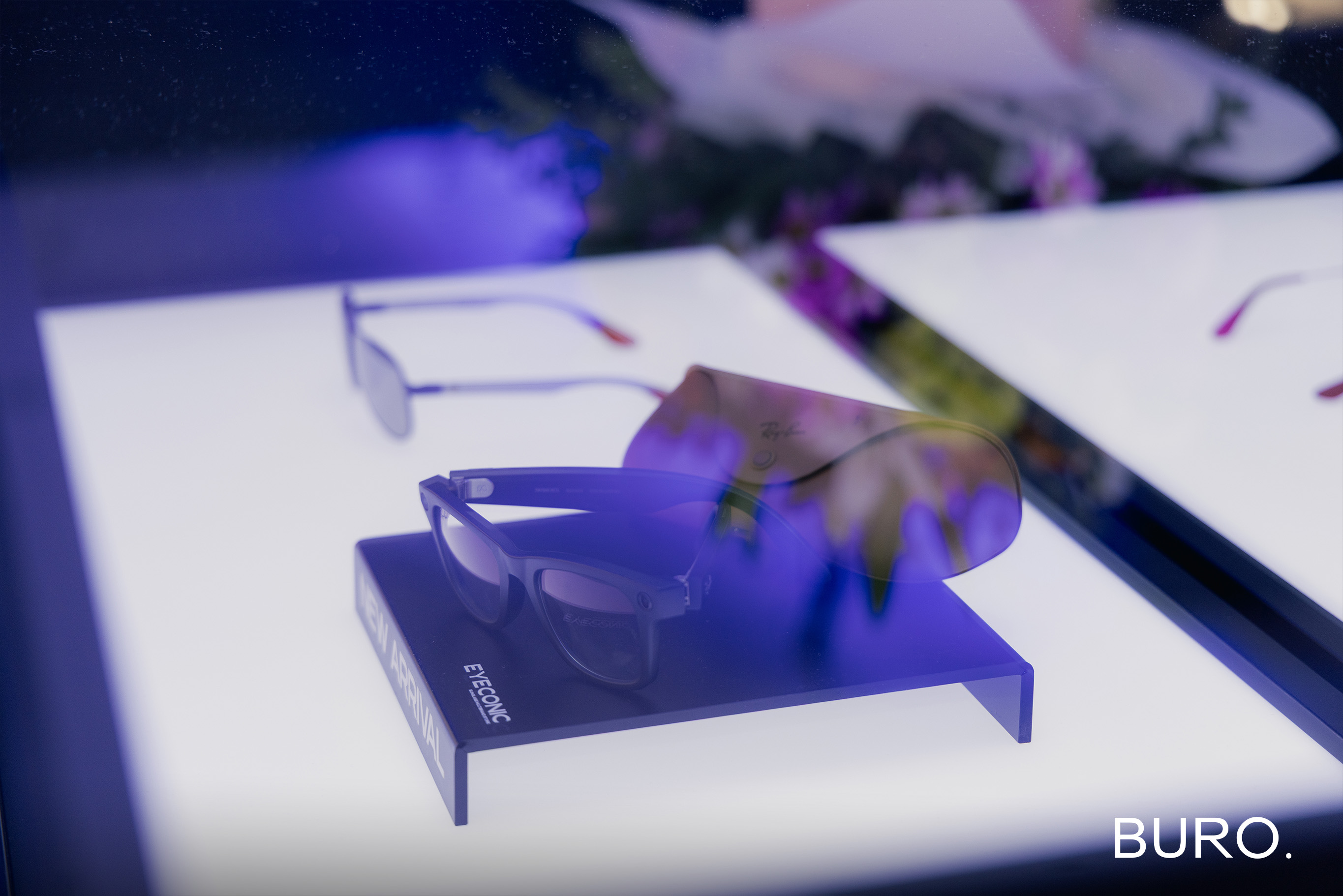 Oakley, Ray-Ban, Versace, Vogue Eyewear зэрэг нарны шилний брэндүүд Монголд (фото 11)