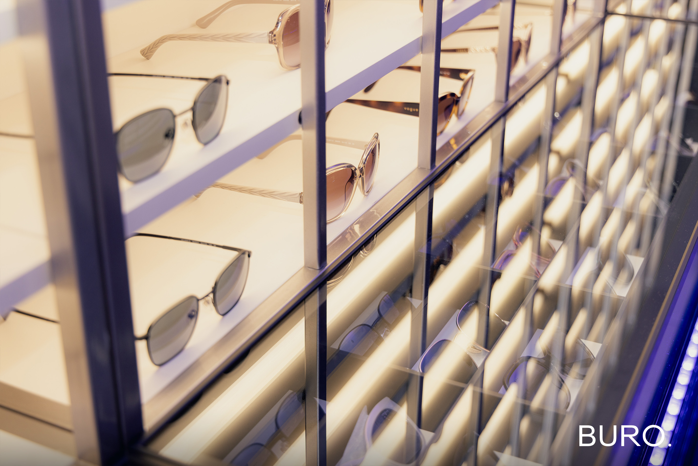 Oakley, Ray-Ban, Versace, Vogue Eyewear зэрэг нарны шилний брэндүүд Монголд (фото 19)