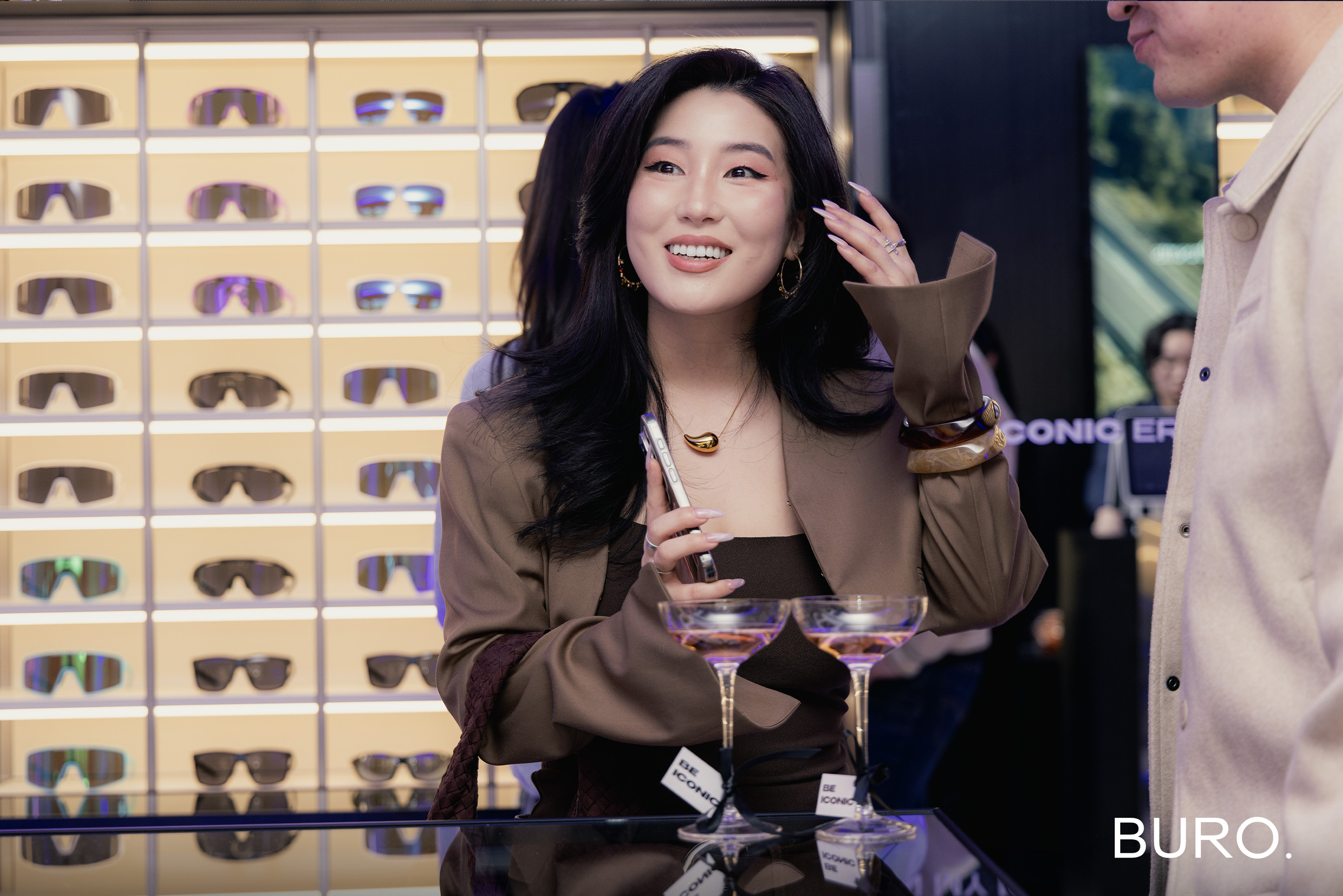 Oakley, Ray-Ban, Versace, Vogue Eyewear зэрэг нарны шилний брэндүүд Монголд (фото 22)