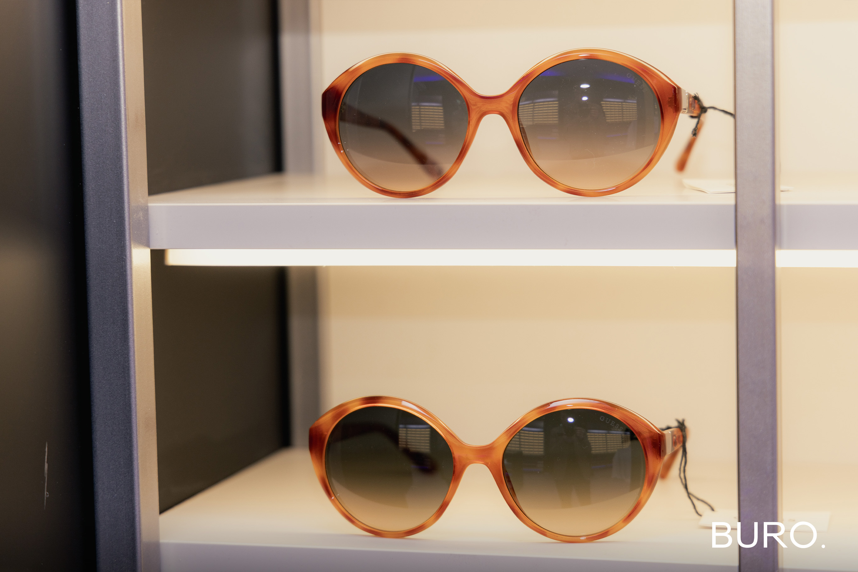 Oakley, Ray-Ban, Versace, Vogue Eyewear зэрэг нарны шилний брэндүүд Монголд (фото 18)