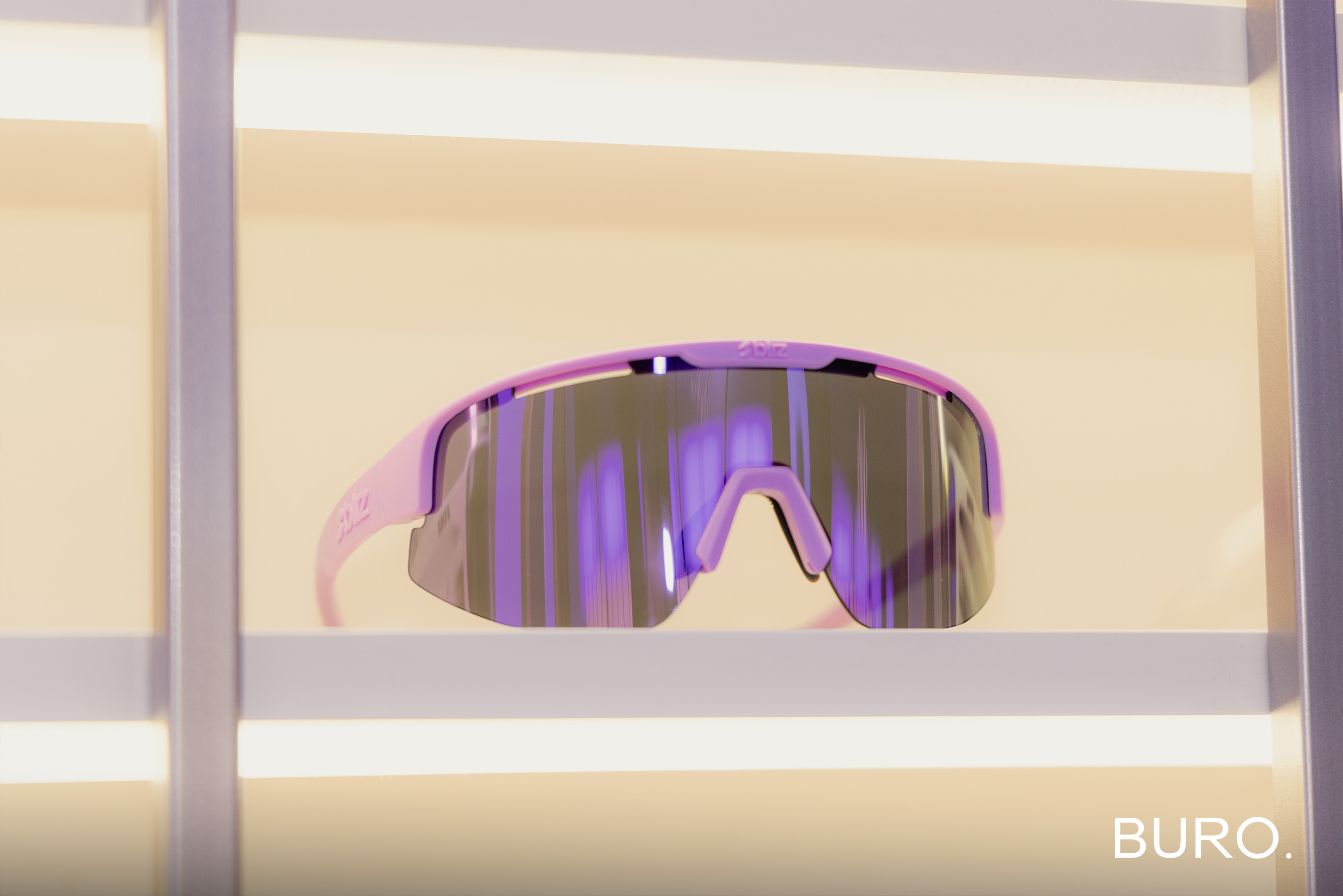 Oakley, Ray-Ban, Versace, Vogue Eyewear зэрэг нарны шилний брэндүүд Монголд (фото 13)