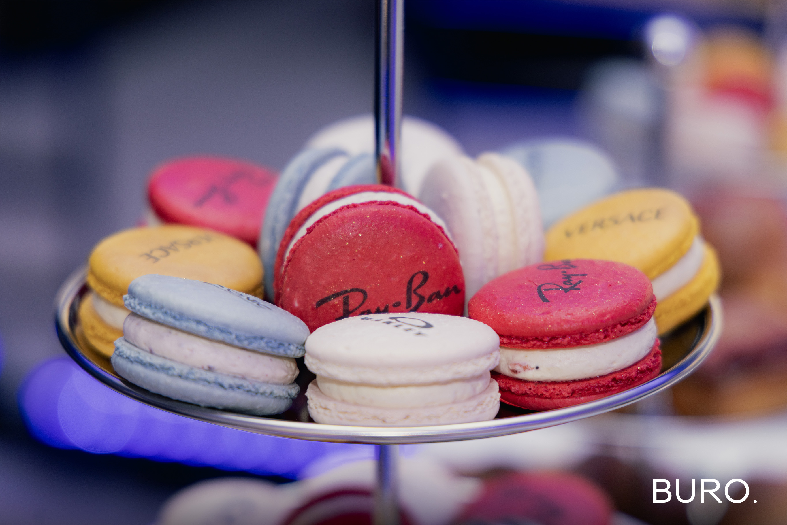 Oakley, Ray-Ban, Versace, Vogue Eyewear зэрэг нарны шилний брэндүүд Монголд (фото 3)