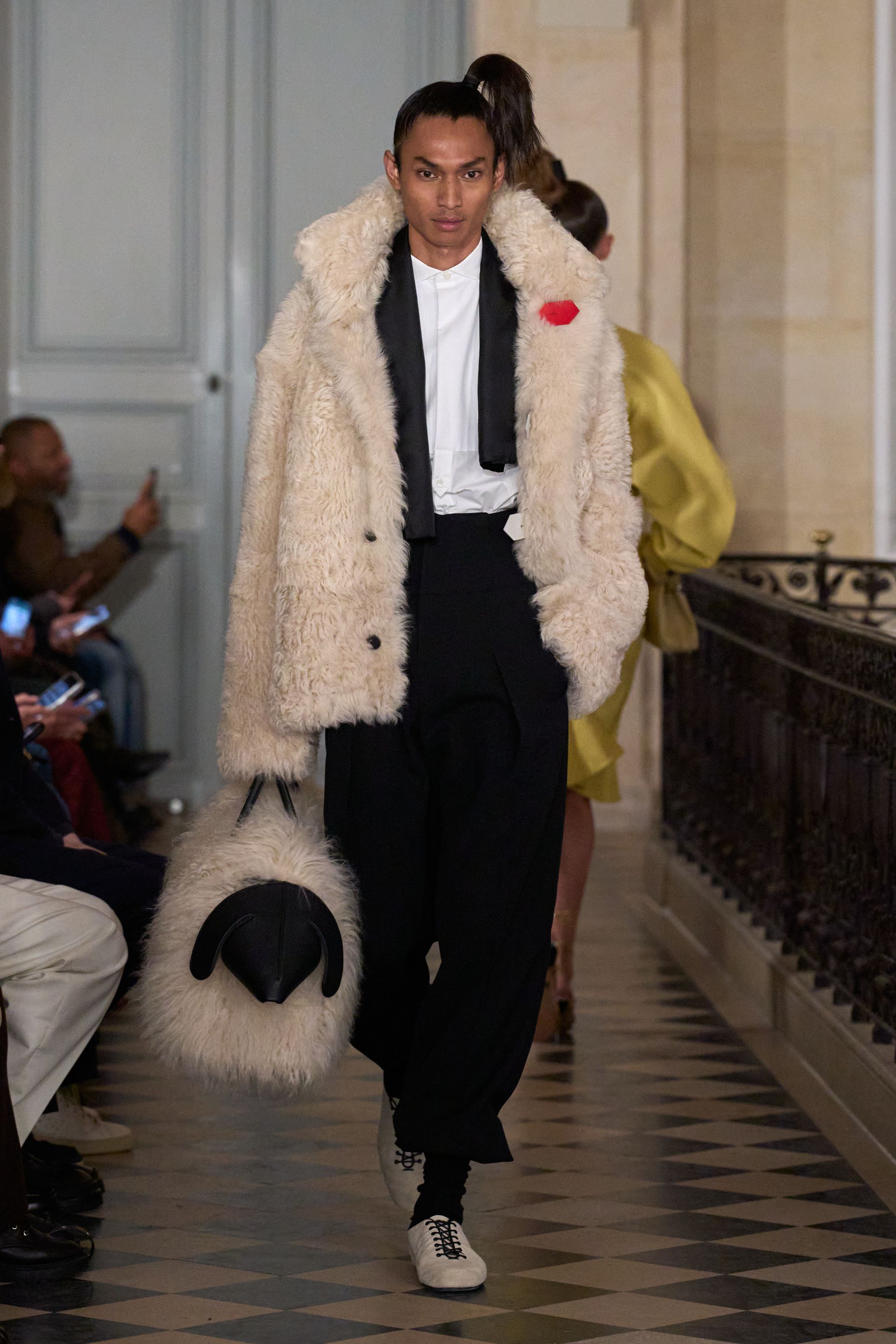 Парисын 2026/27 намар-өвлийн эрэгтэй хувцас загварын долоо хоног (фото 130)