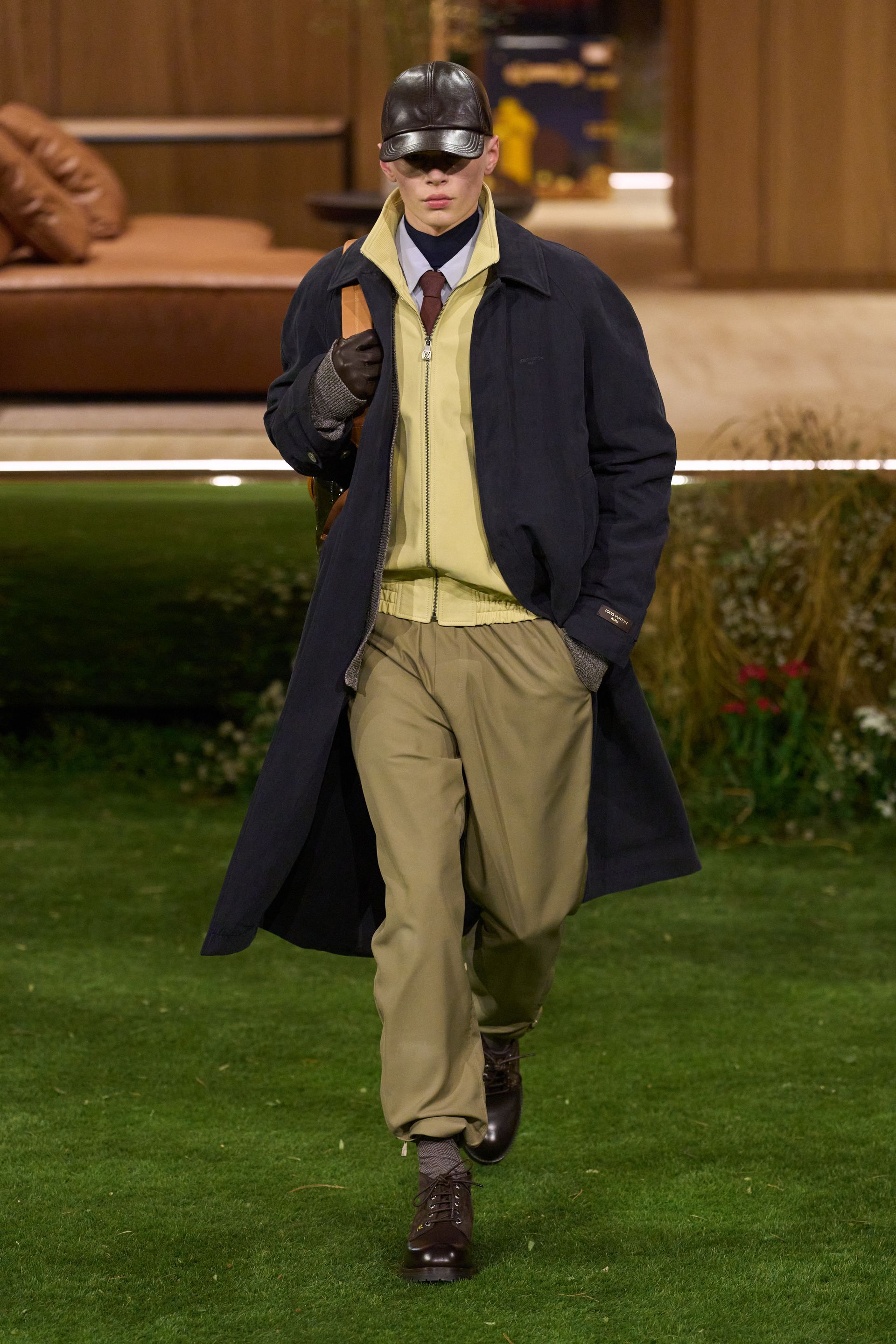 Парисын 2026/27 намар-өвлийн эрэгтэй хувцас загварын долоо хоног (фото 241)