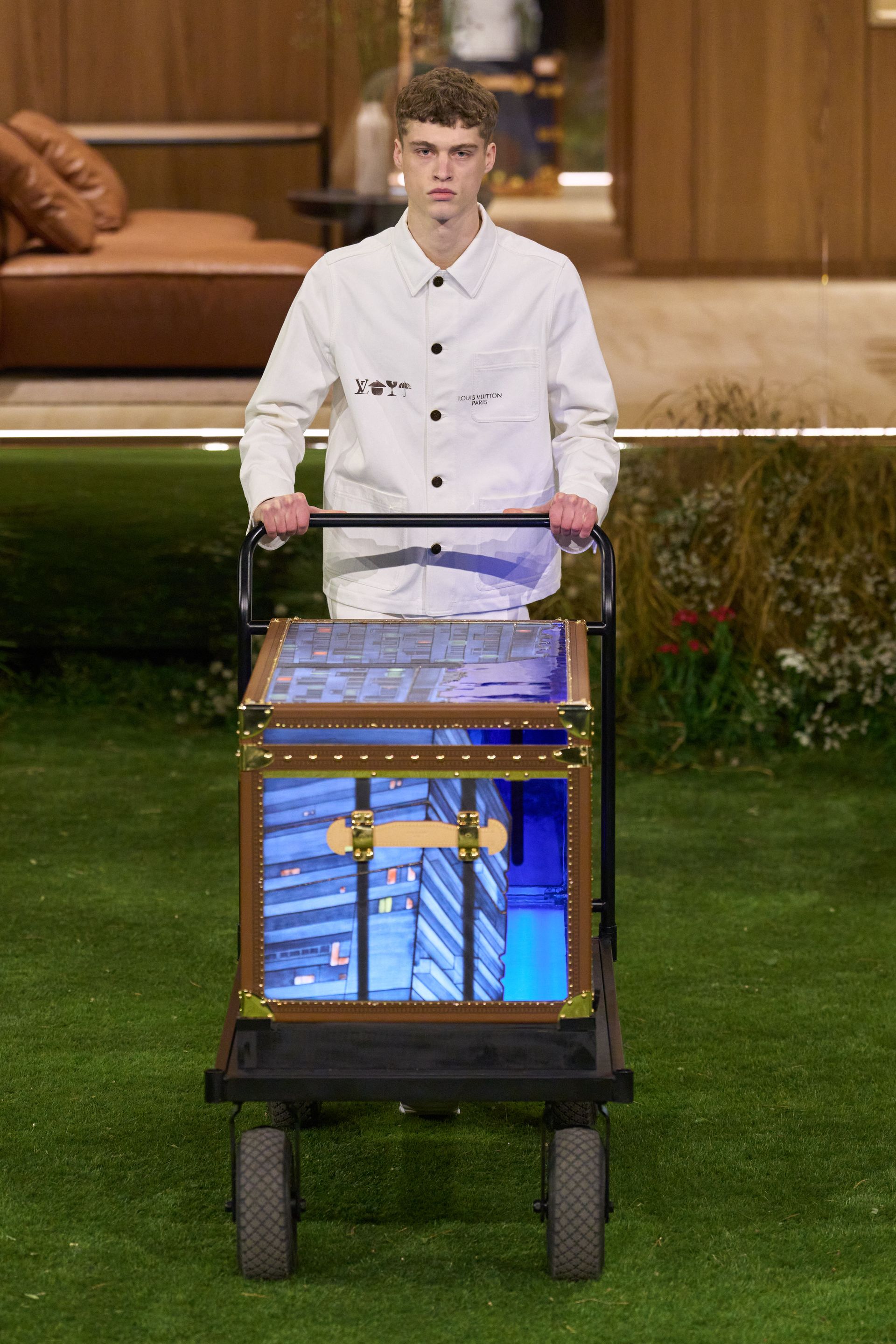 Парисын 2026/27 намар-өвлийн эрэгтэй хувцас загварын долоо хоног (фото 228)