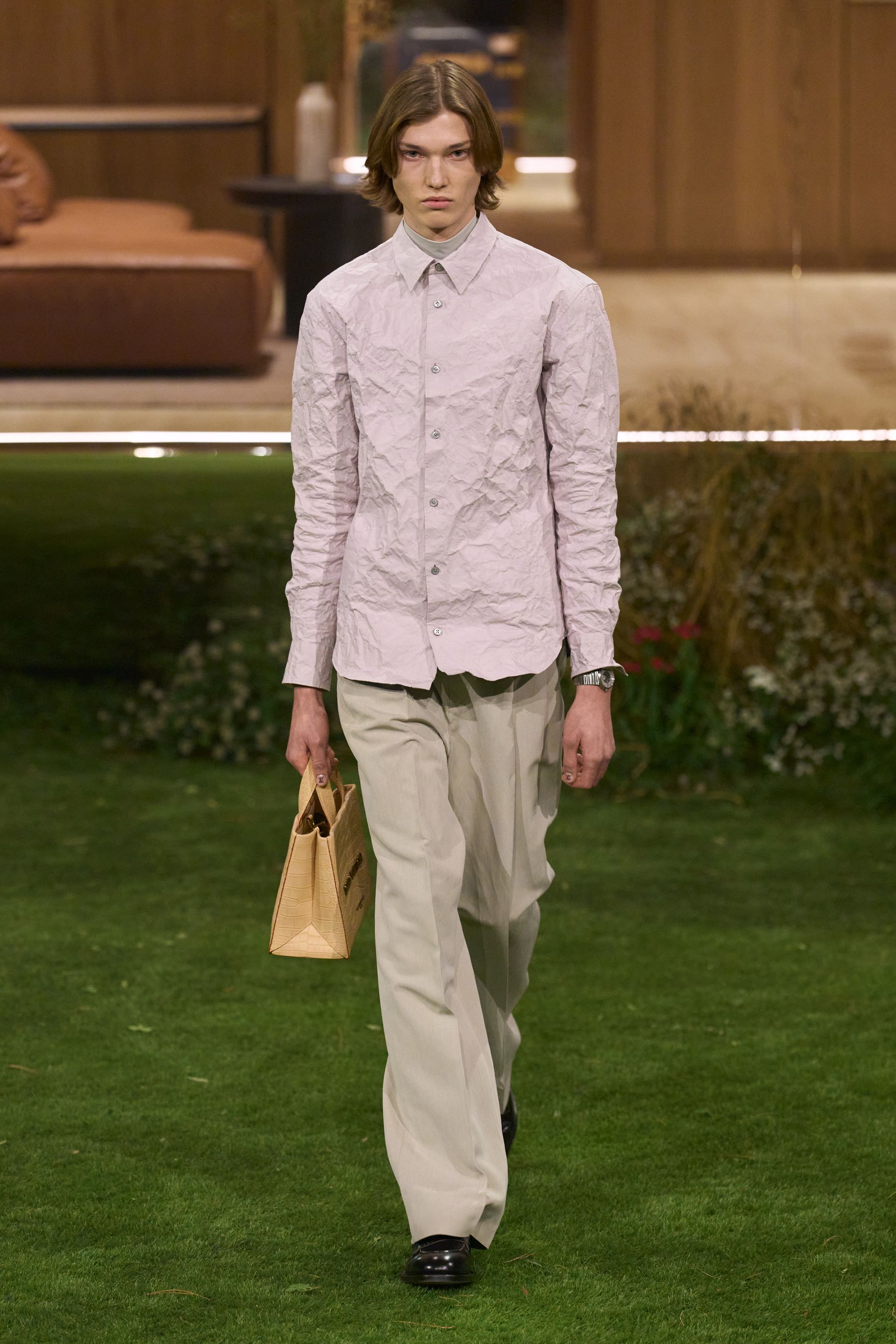 Парисын 2026/27 намар-өвлийн эрэгтэй хувцас загварын долоо хоног (фото 216)