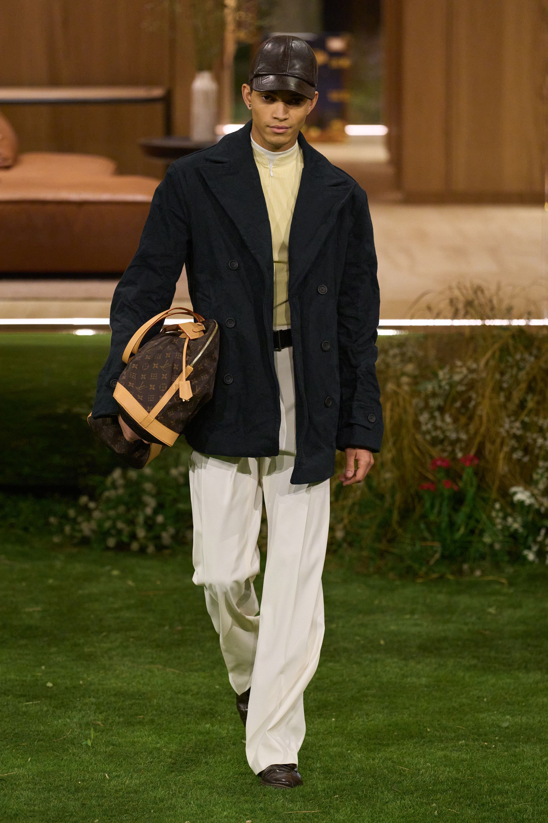 Парисын 2026/27 намар-өвлийн эрэгтэй хувцас загварын долоо хоног (фото 190)