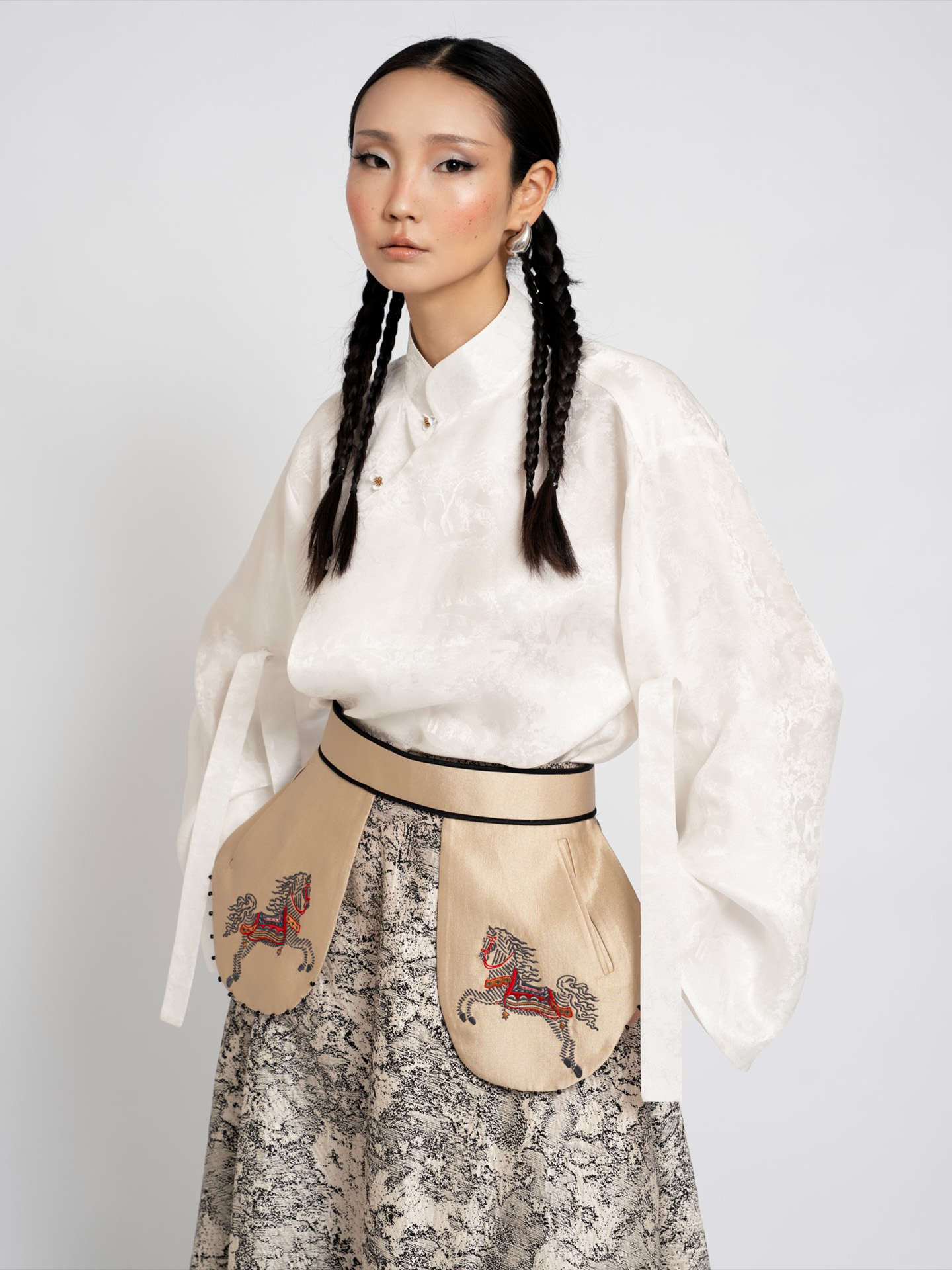 Сар шинэдээ хэрхэн зөв, зохимжтой хувцаслах вэ? (фото 9)