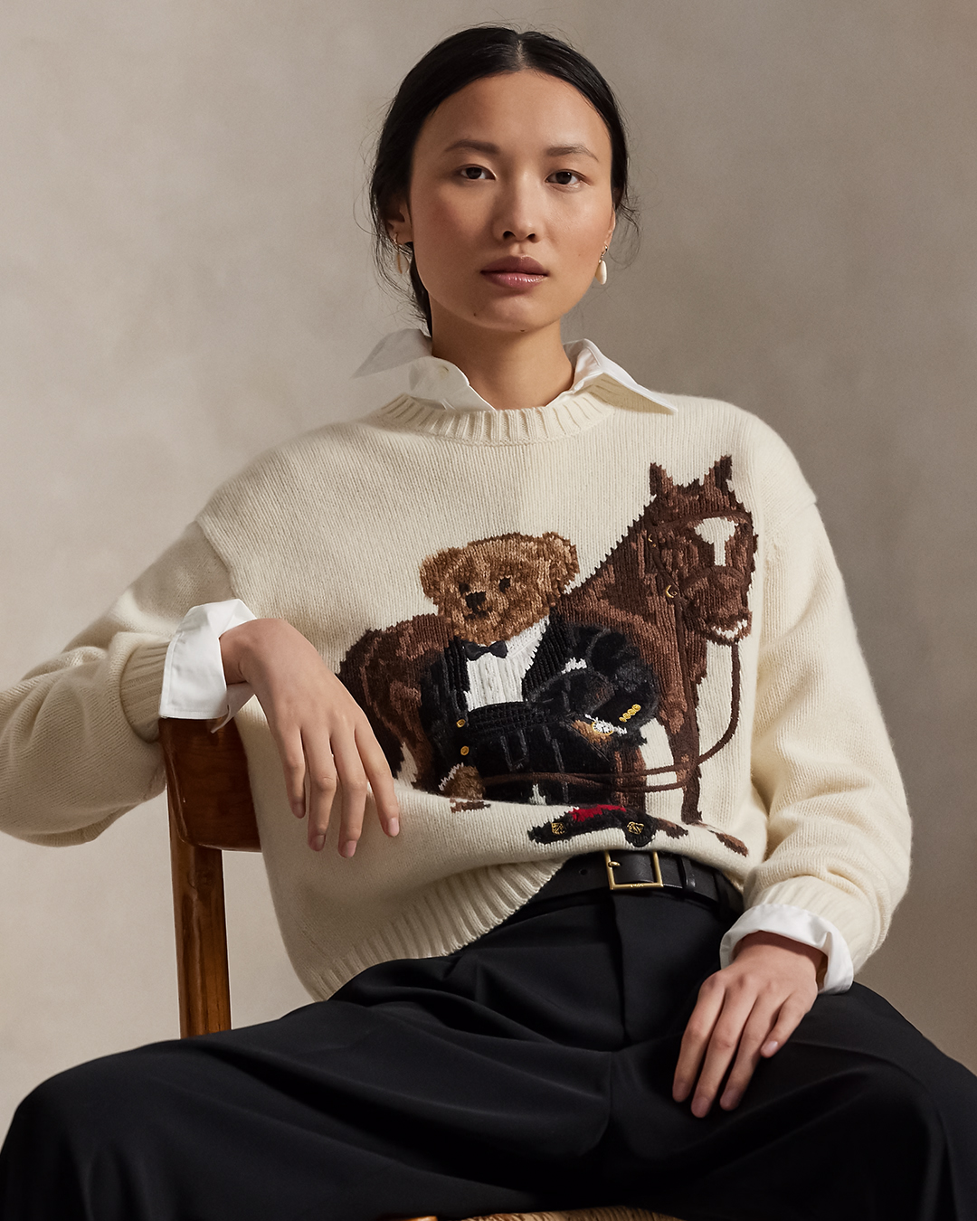 Дэлхийн брэндүүд Цагаан сарын баярт зориулан морь жилийг бэлгэдсэн загваруудаа танилцууллаа (фото 9)