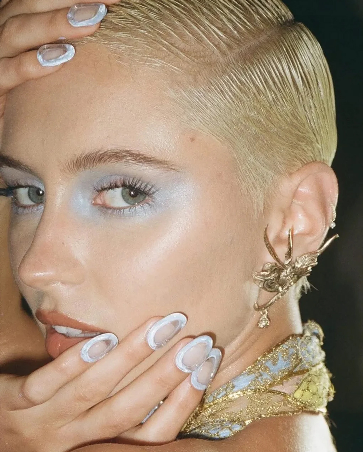 Frosted Makeup буюу мөсөн будалтын шинэ тренд (фото 2)