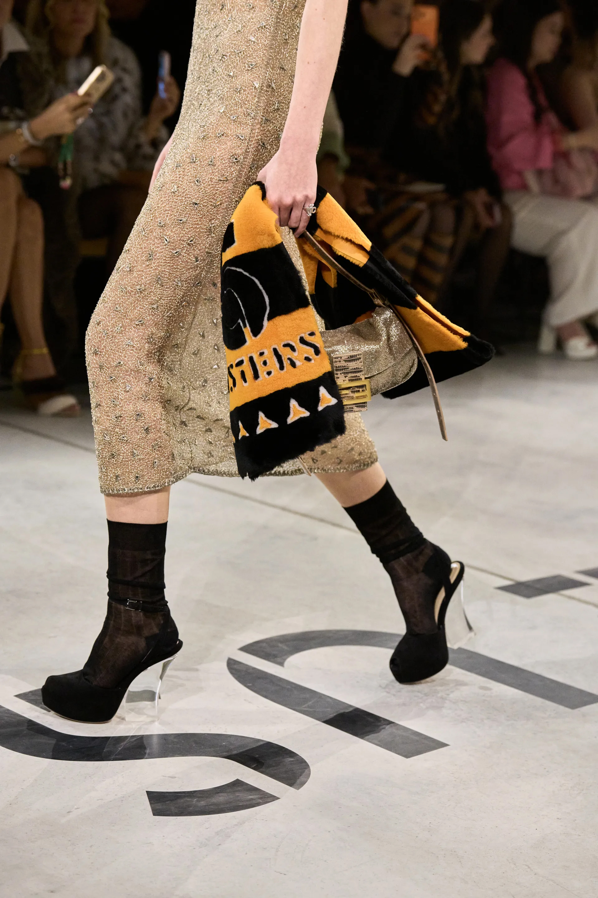 Ирэх намар-өвлийн загваруудтай танилцахуй (фото 7)