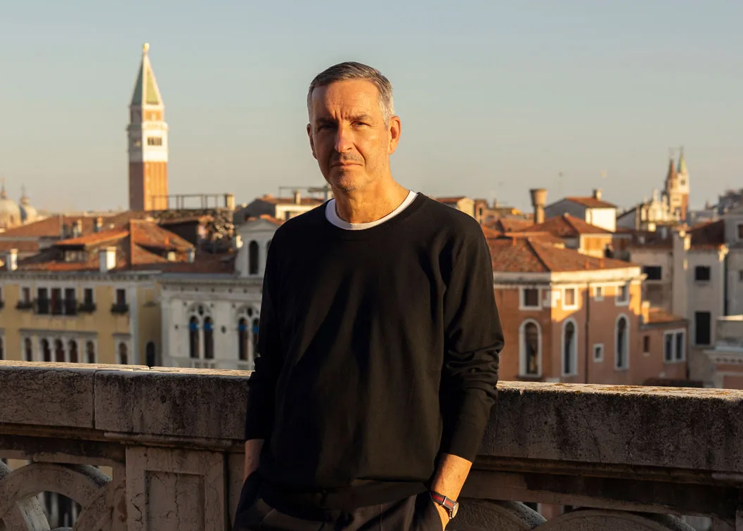 Дрис Ван Нотеноор овоглох гар урлалыг дэмжих сан байгуулагдана (фото 1)