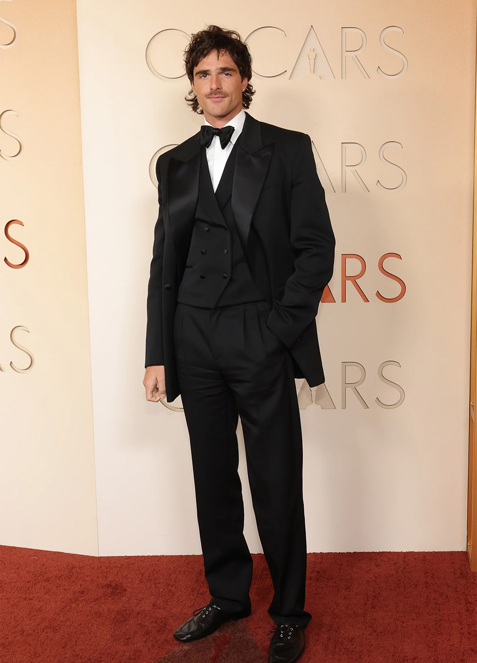 2026 Оскар: Улаан хивсний шилдэг төрхүүд (фото 16)