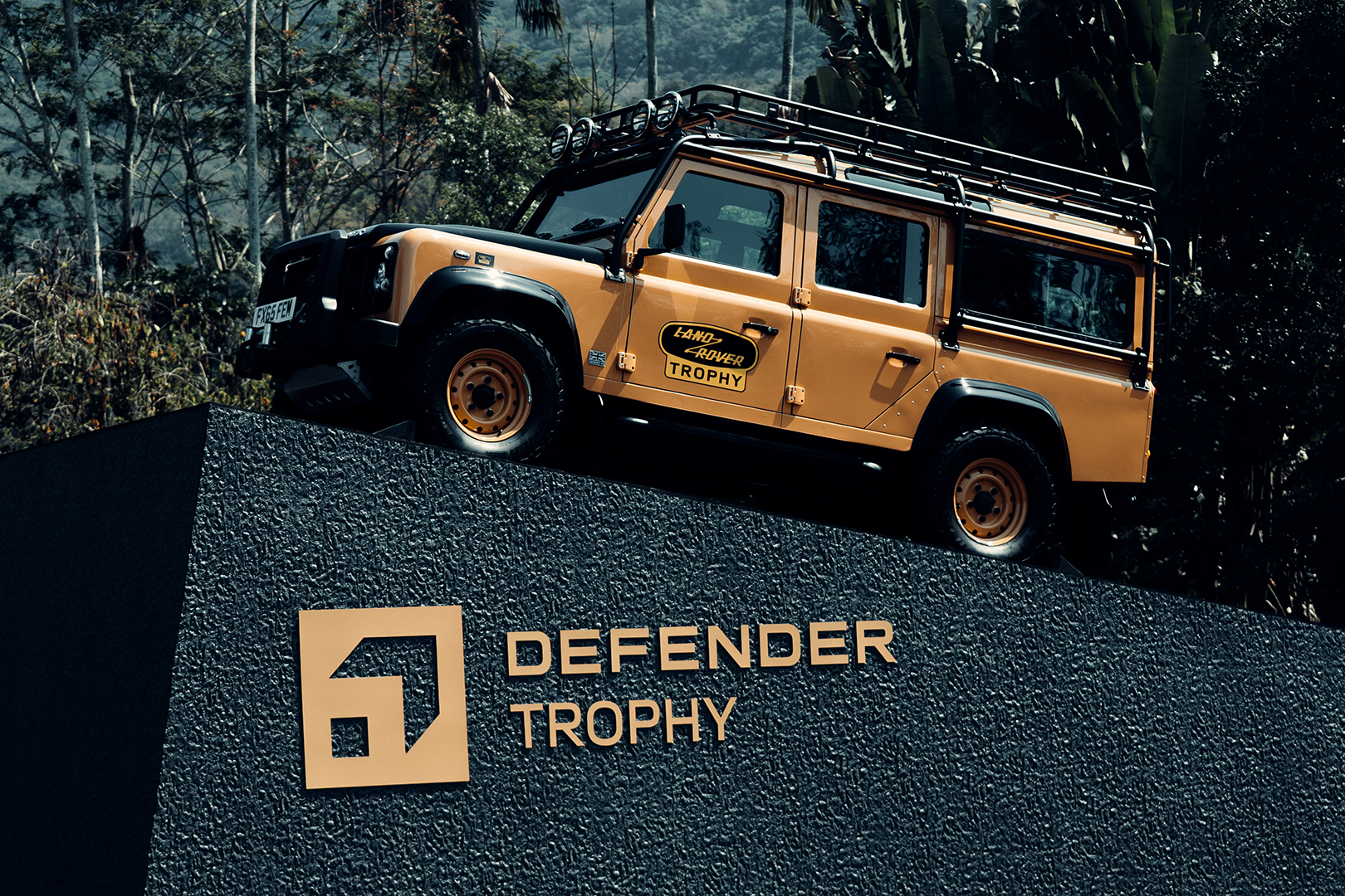 Jaguar Land Rover компанийн шинэчлэгдсэн DEFENDER загвар танилцуулагдлаа (фото 19)