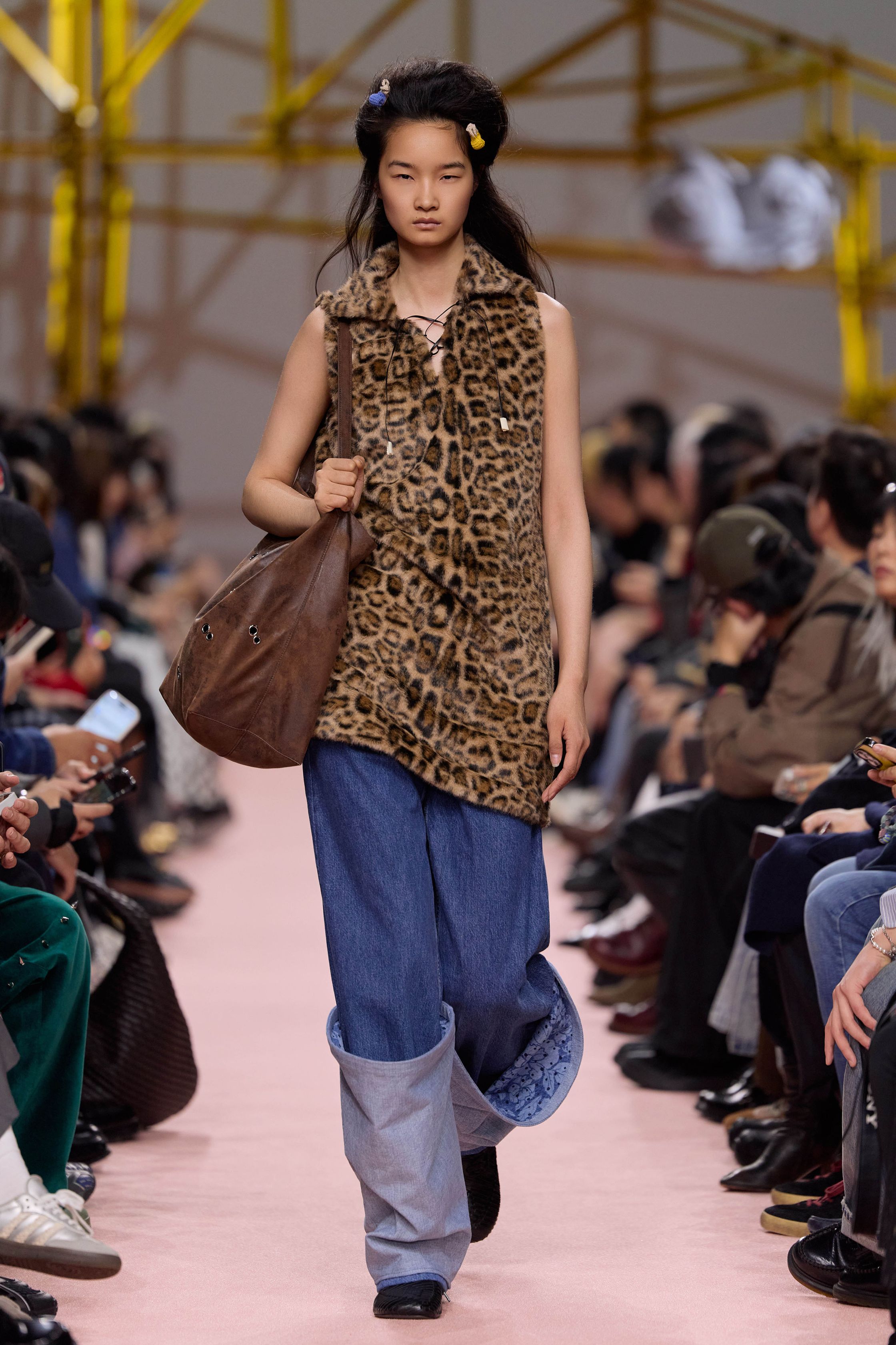 Шанхайн намар-өвлийн загварын долоо хоногийн онцлох трендүүд (фото 23)