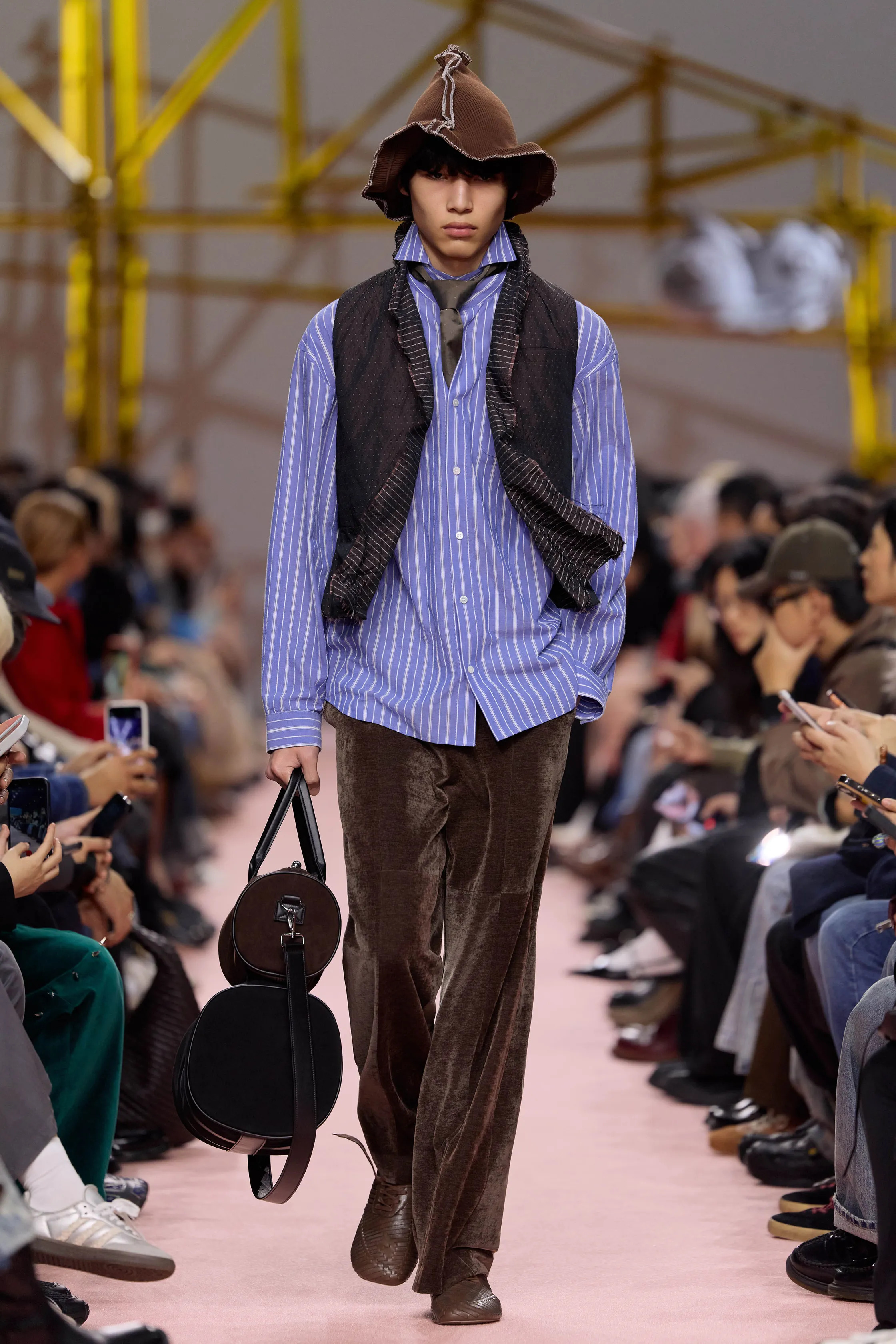 Шанхайн намар-өвлийн загварын долоо хоногийн онцлох трендүүд (фото 40)