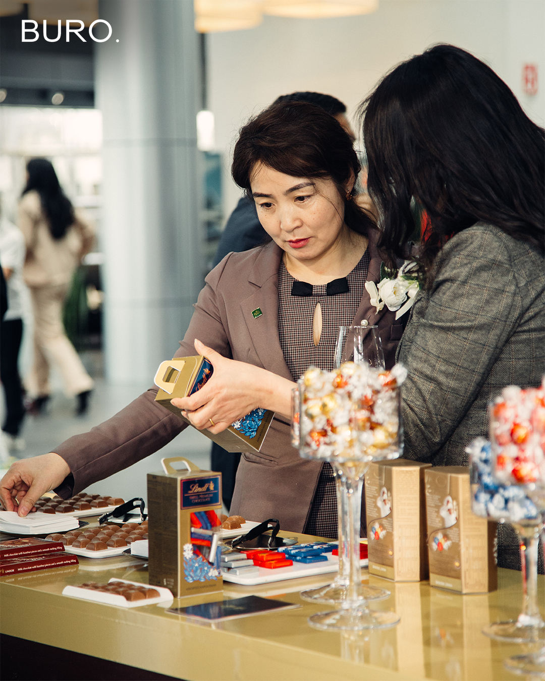 LINDT & SPRÜNGLI брэндийн монгол дахь албан ёсны нээлт Porsche Centre-д болж өндөрлөлөө (фото 25)