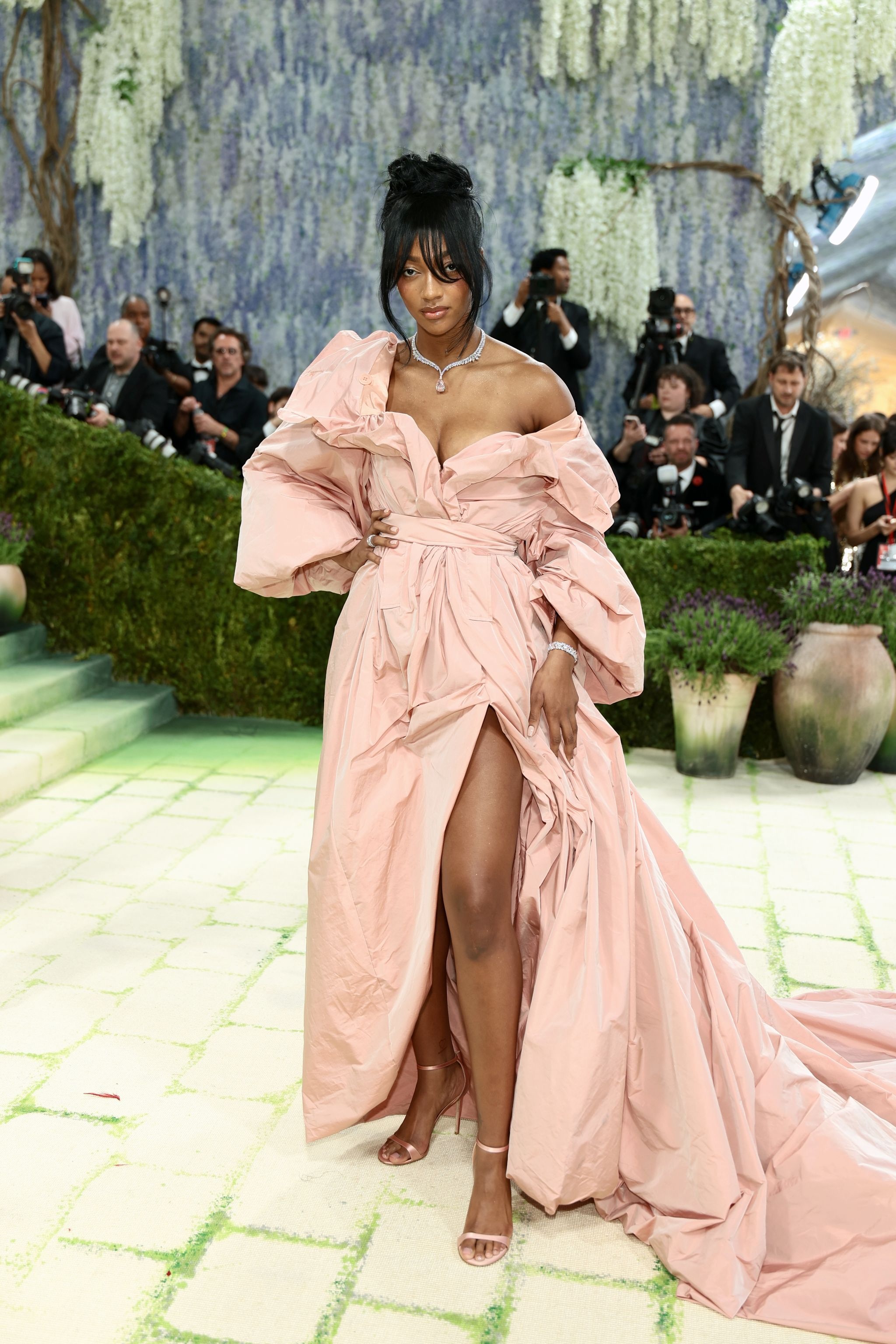 Met Gala 2026: Улаан хивсний шилдэг төрхүүд (фото 40)