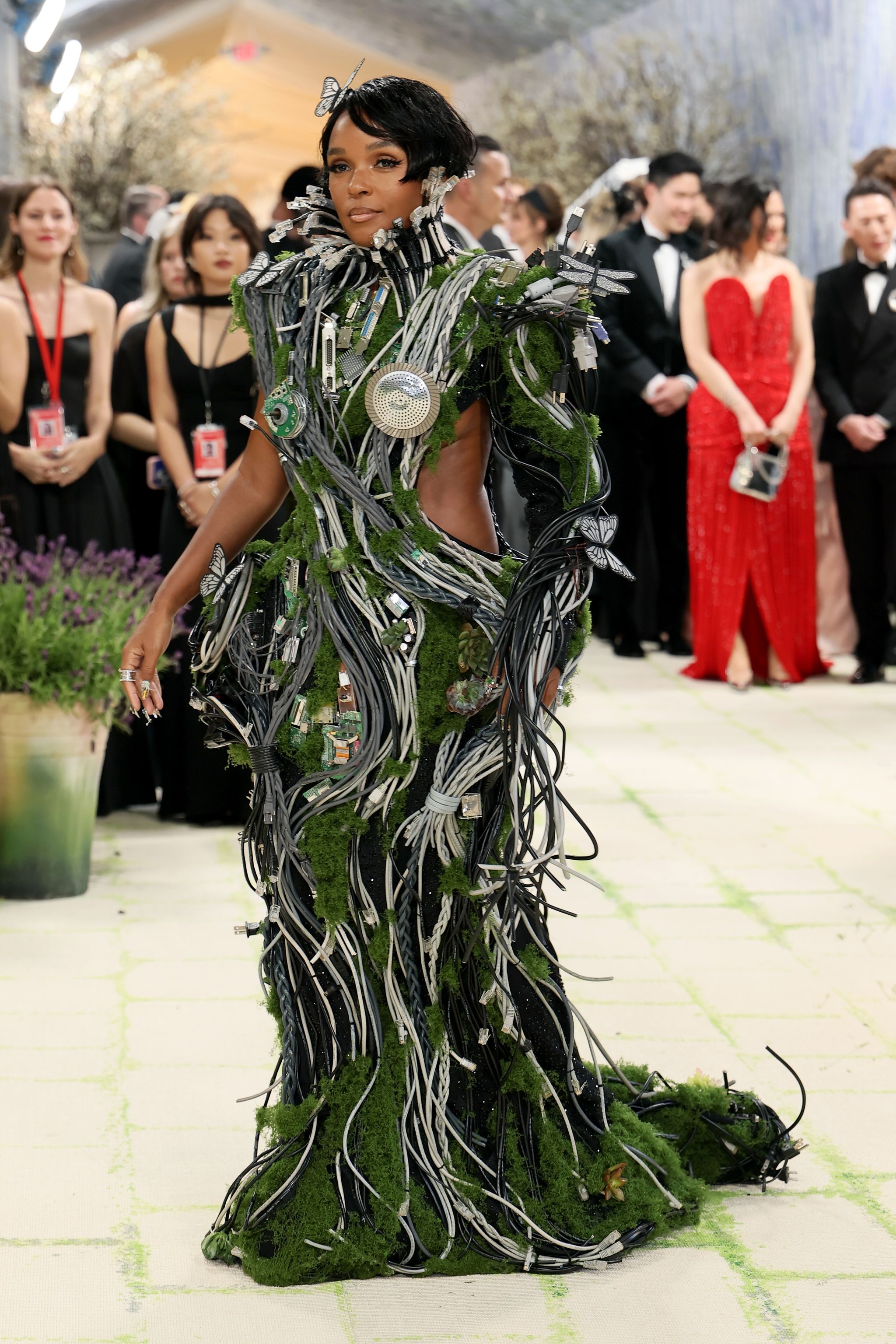 Met Gala 2026: Улаан хивсний шилдэг төрхүүд (фото 20)