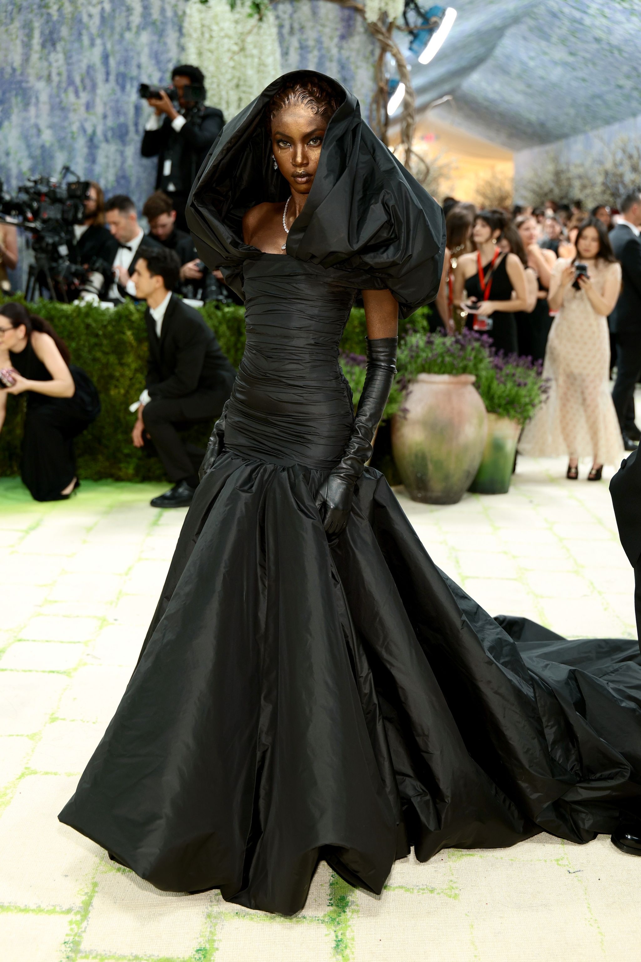 Met Gala 2026: Улаан хивсний шилдэг төрхүүд (фото 4)