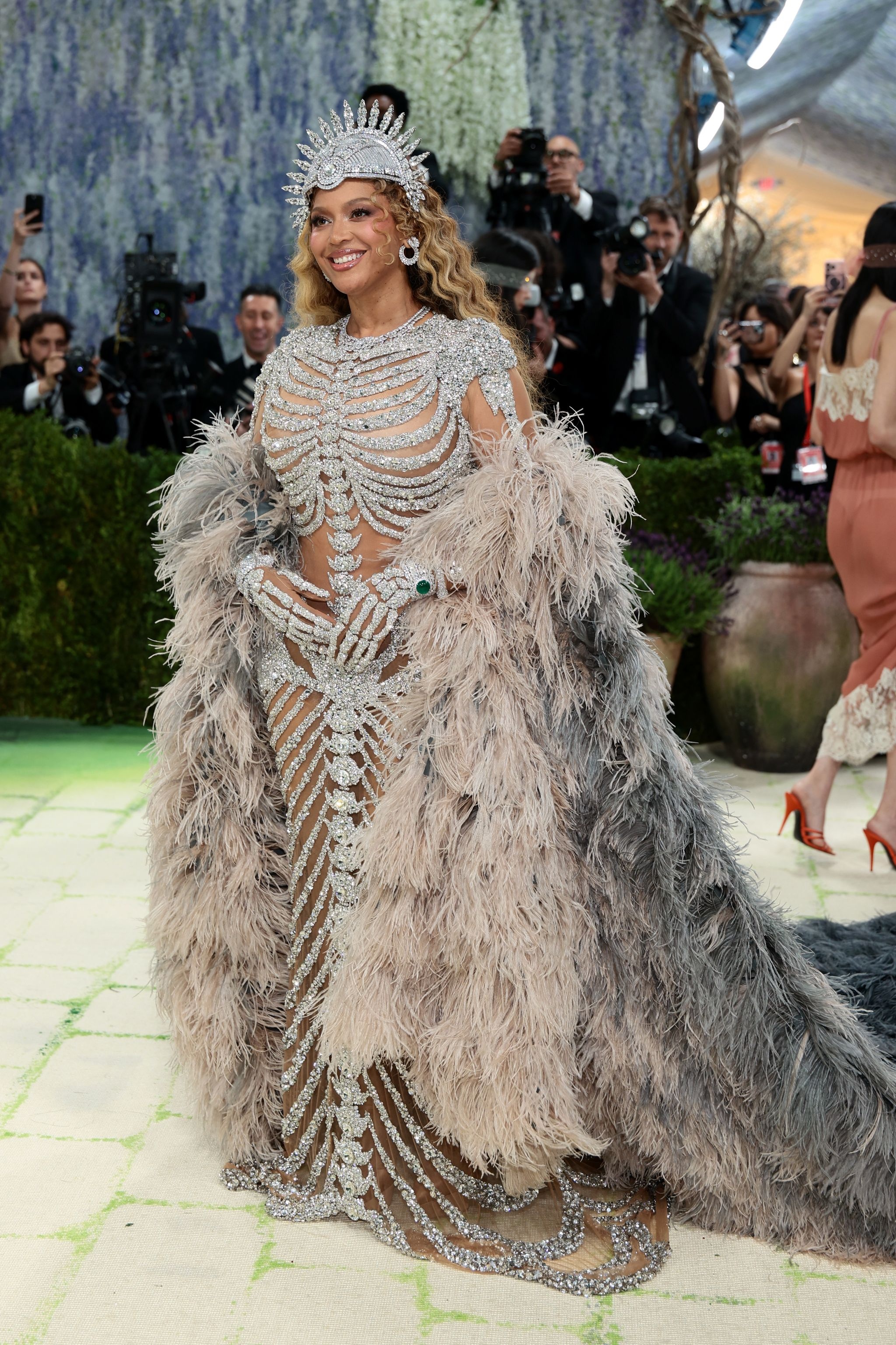 Met Gala 2026: Улаан хивсний шилдэг төрхүүд (фото 9)