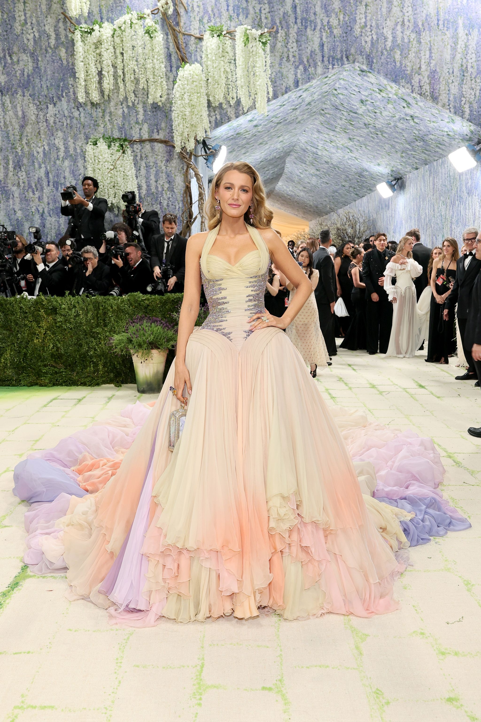 Met Gala 2026: Улаан хивсний шилдэг төрхүүд (фото 30)